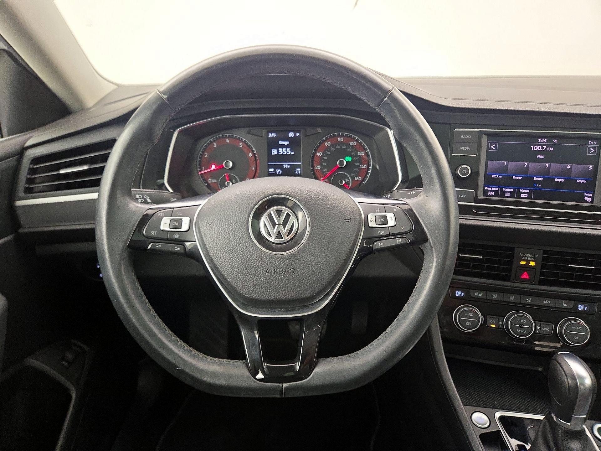 Thumbnail: 2019 Volkswagen Jetta - 10