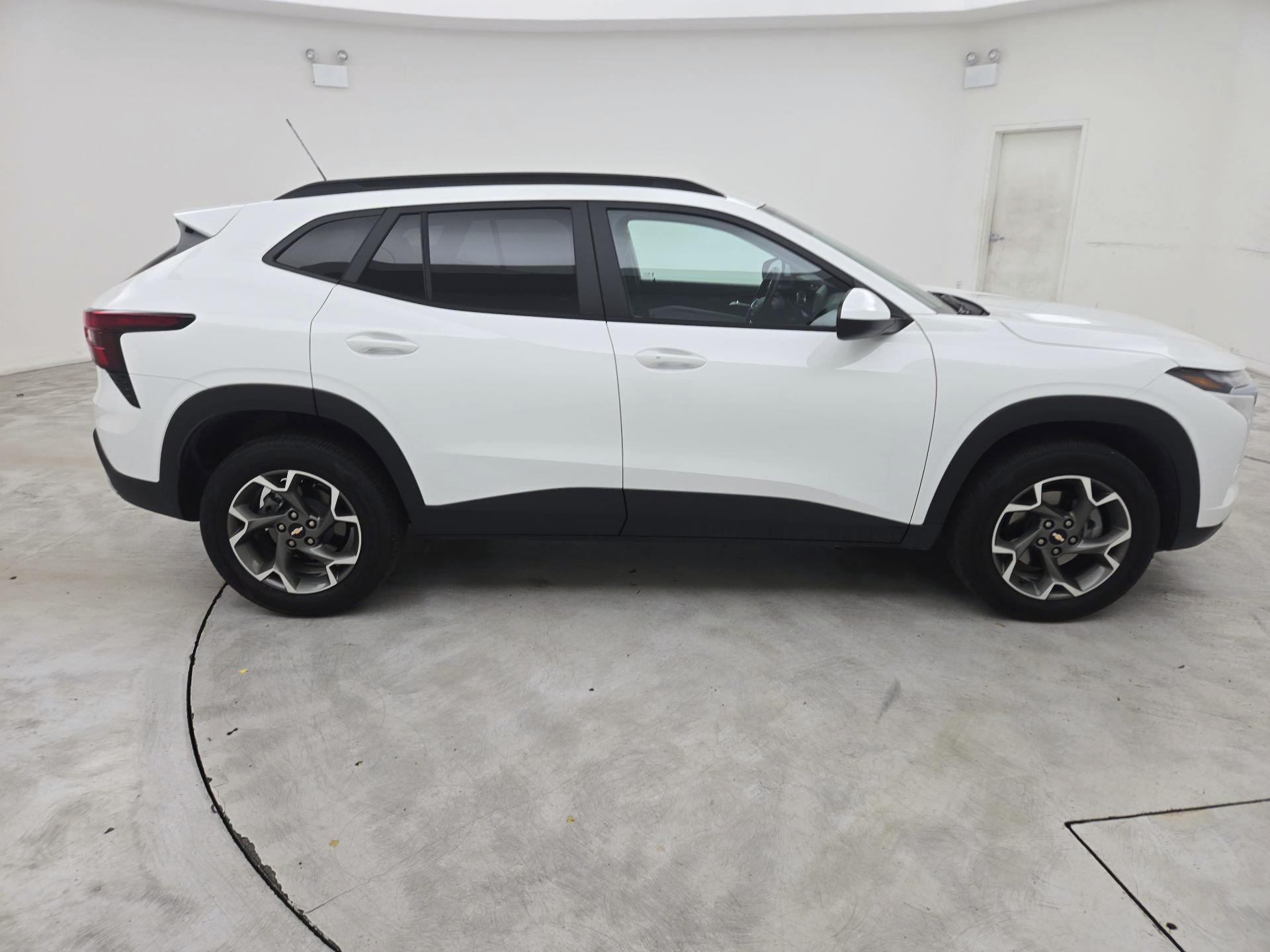 Thumbnail: 2024 Chevrolet Trax - 4