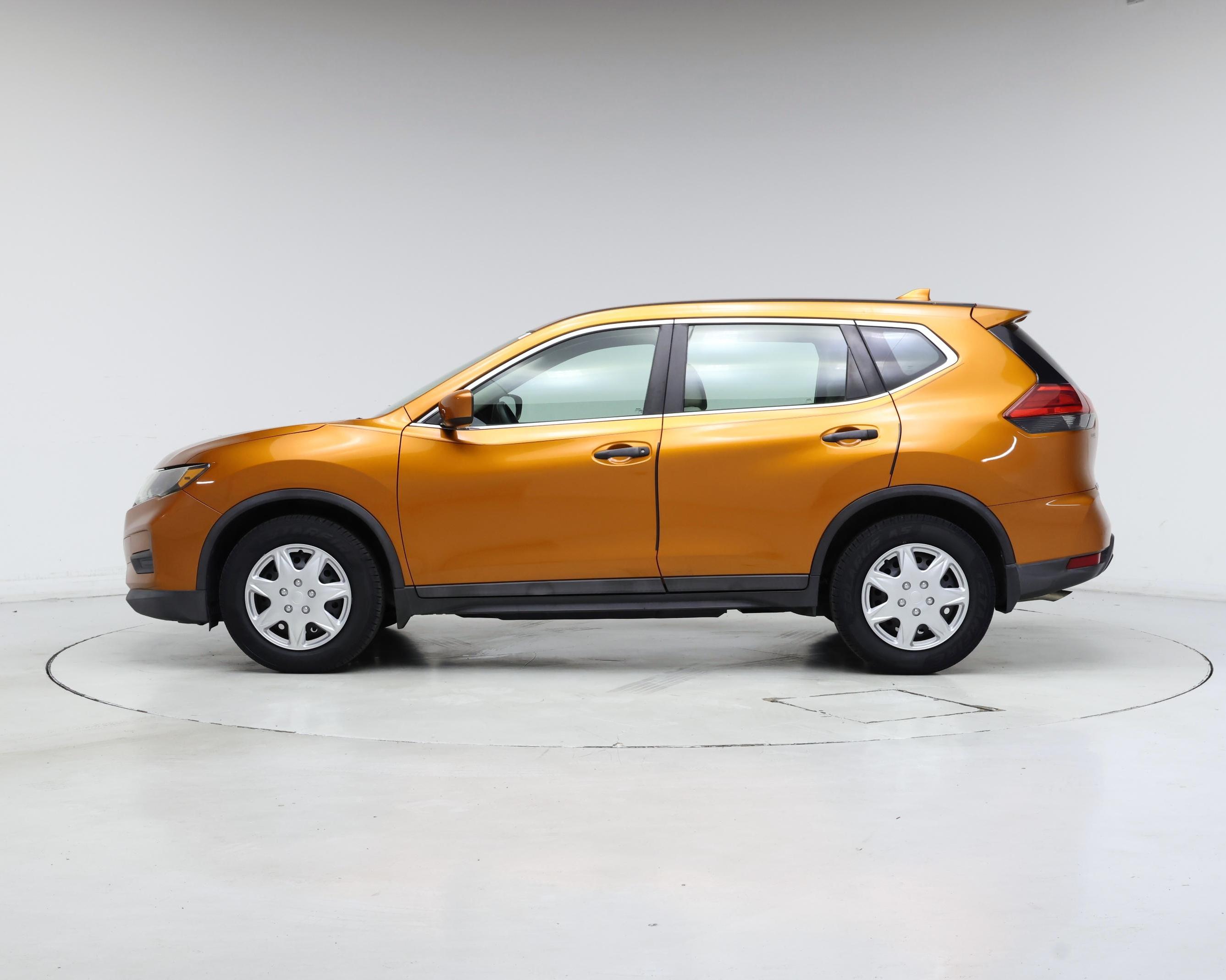 Thumbnail: 2017 Nissan Rogue - 3