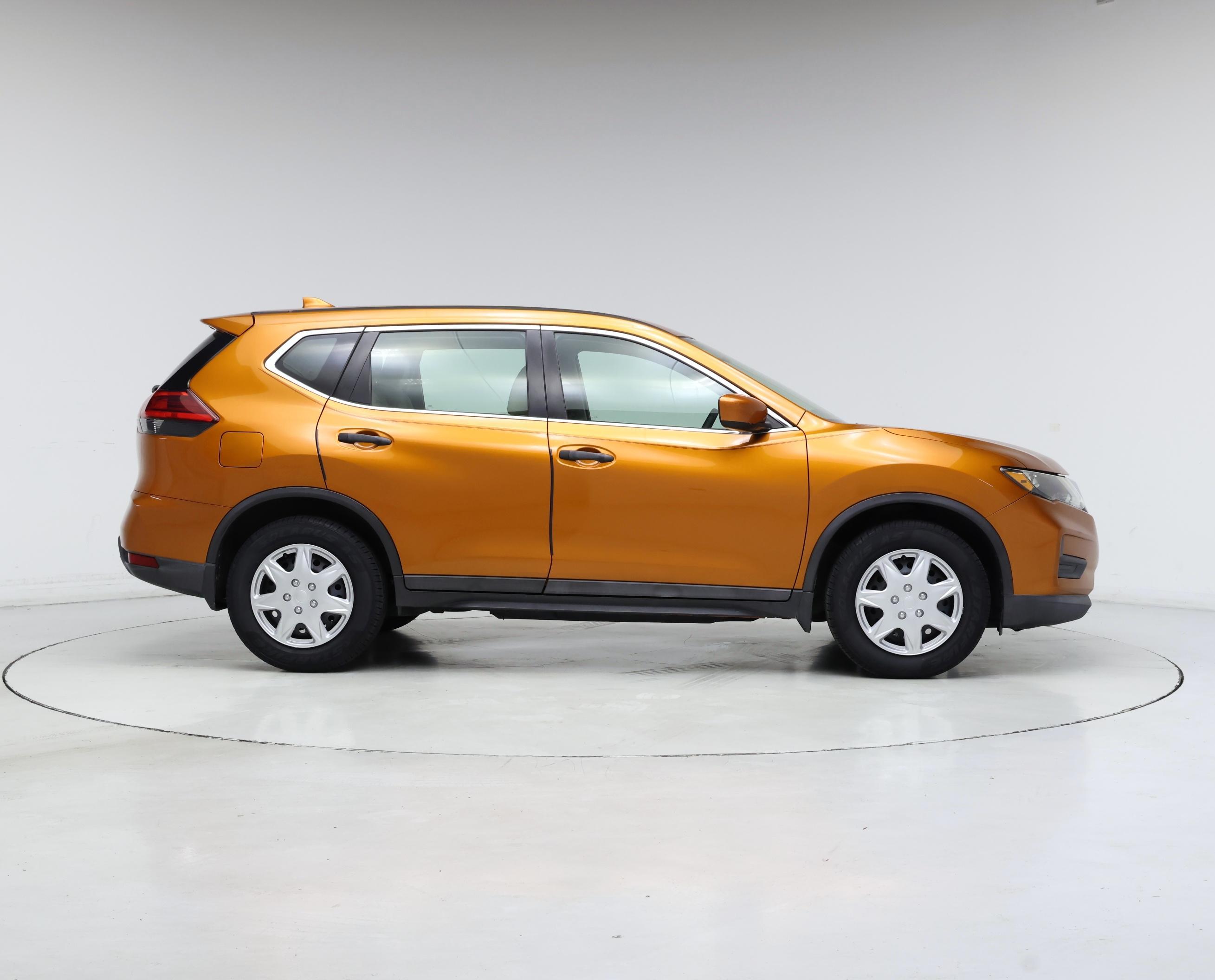 Thumbnail: 2017 Nissan Rogue - 7