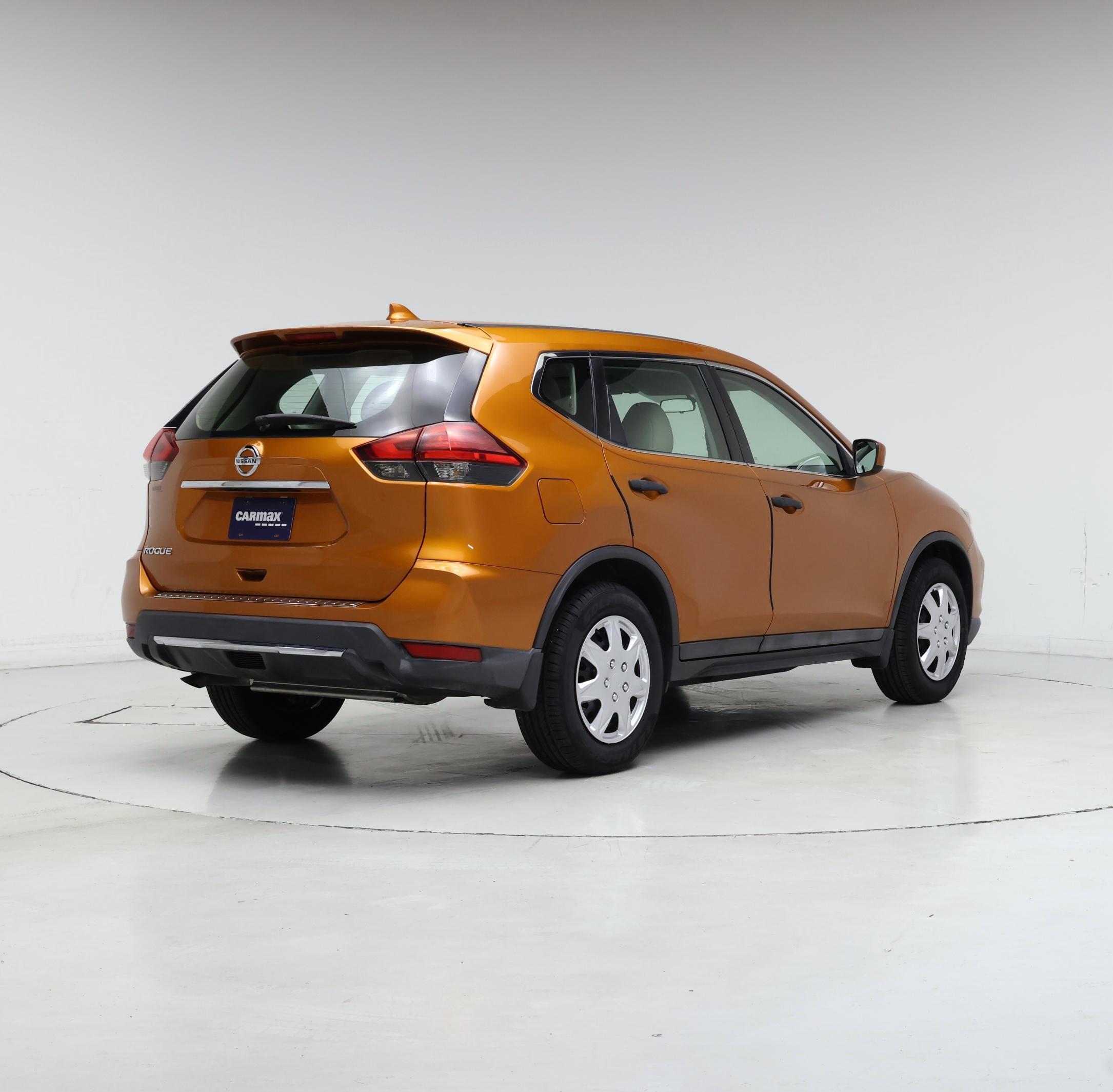 Thumbnail: 2017 Nissan Rogue - 8