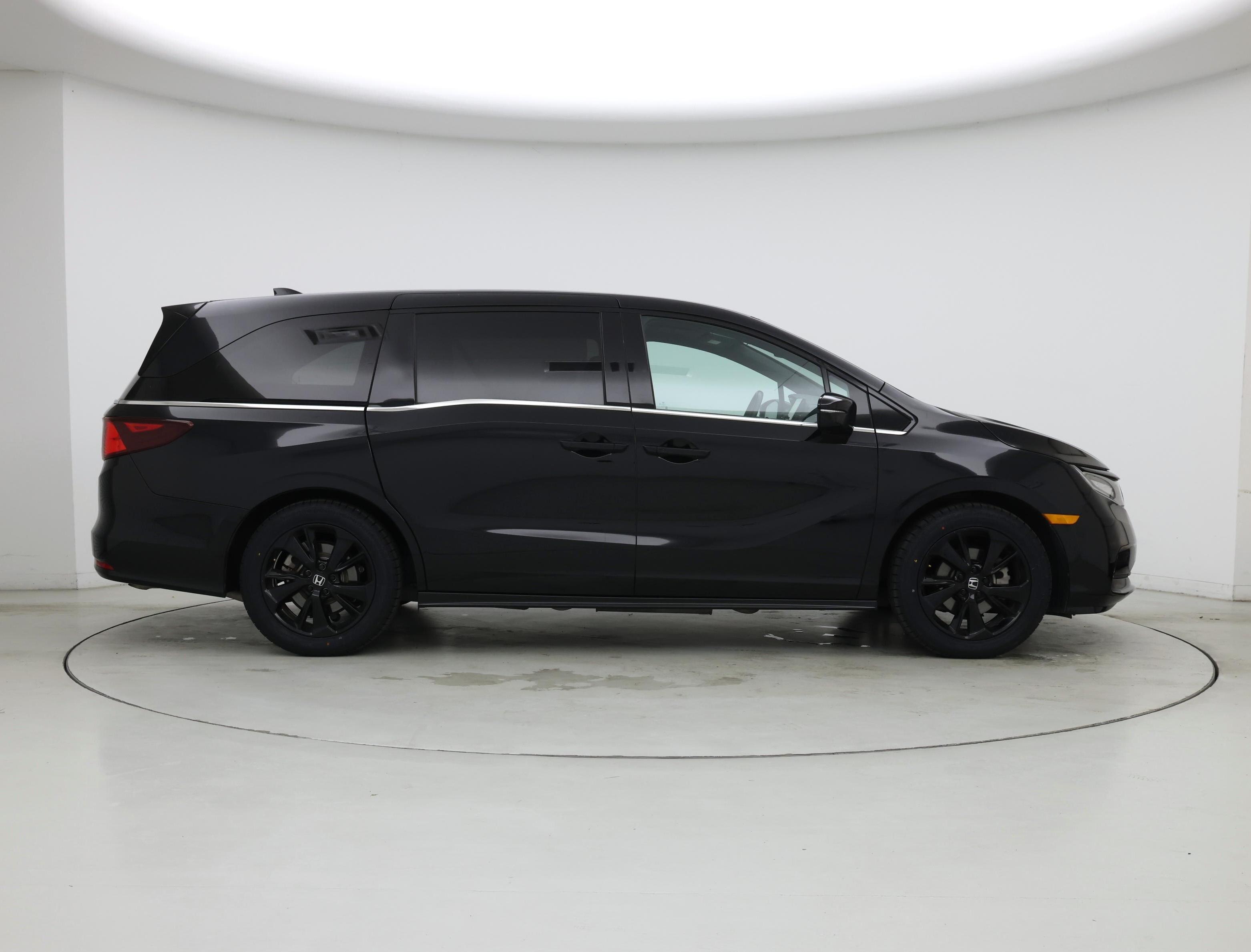Thumbnail: 2023 Honda Odyssey - 7