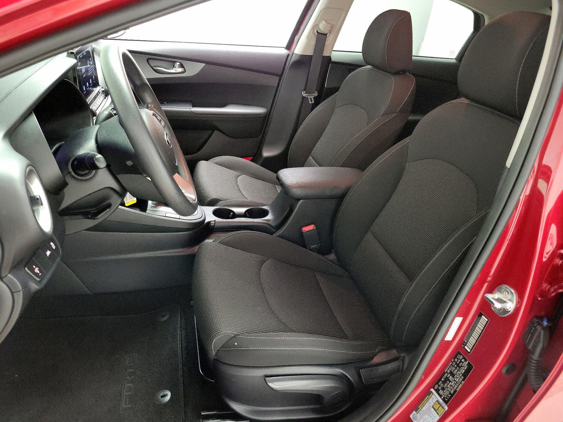 Thumbnail: 2020 Kia Forte - 11