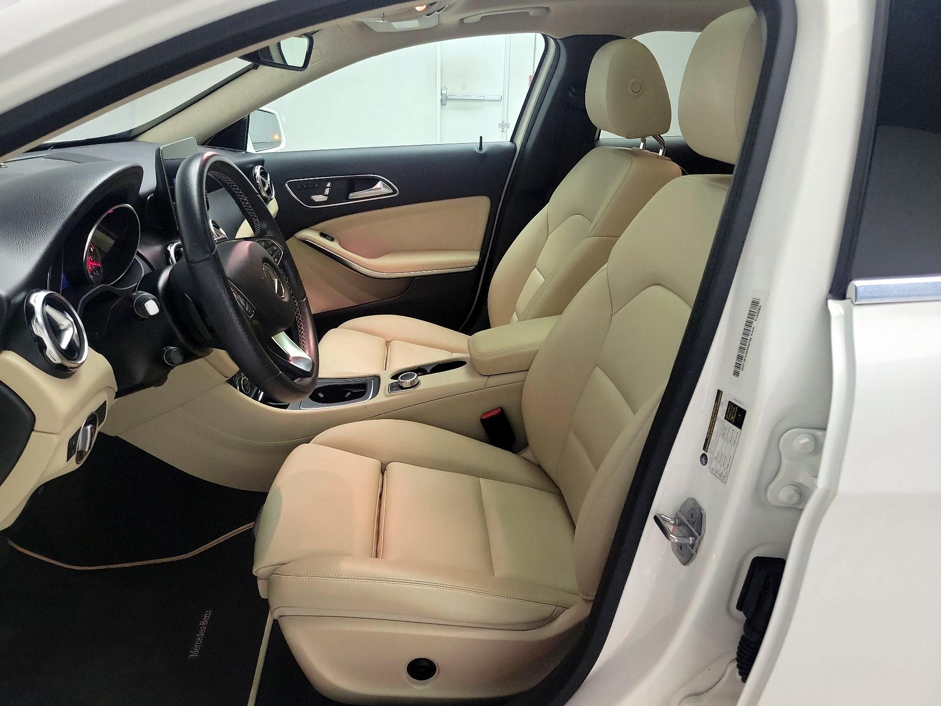Thumbnail: 2020 Mercedes-Benz GLA - 11