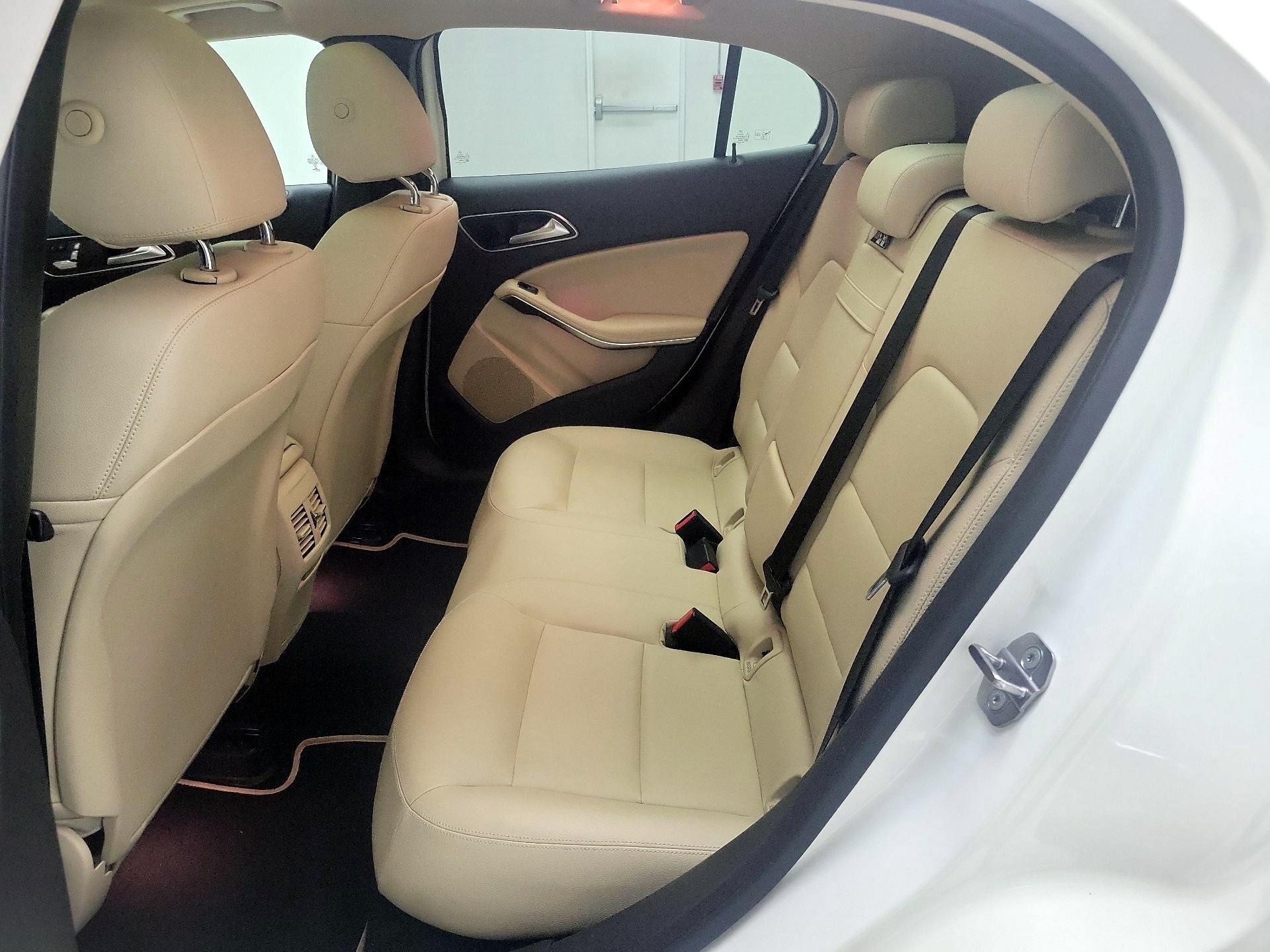 Thumbnail: 2020 Mercedes-Benz GLA - 20