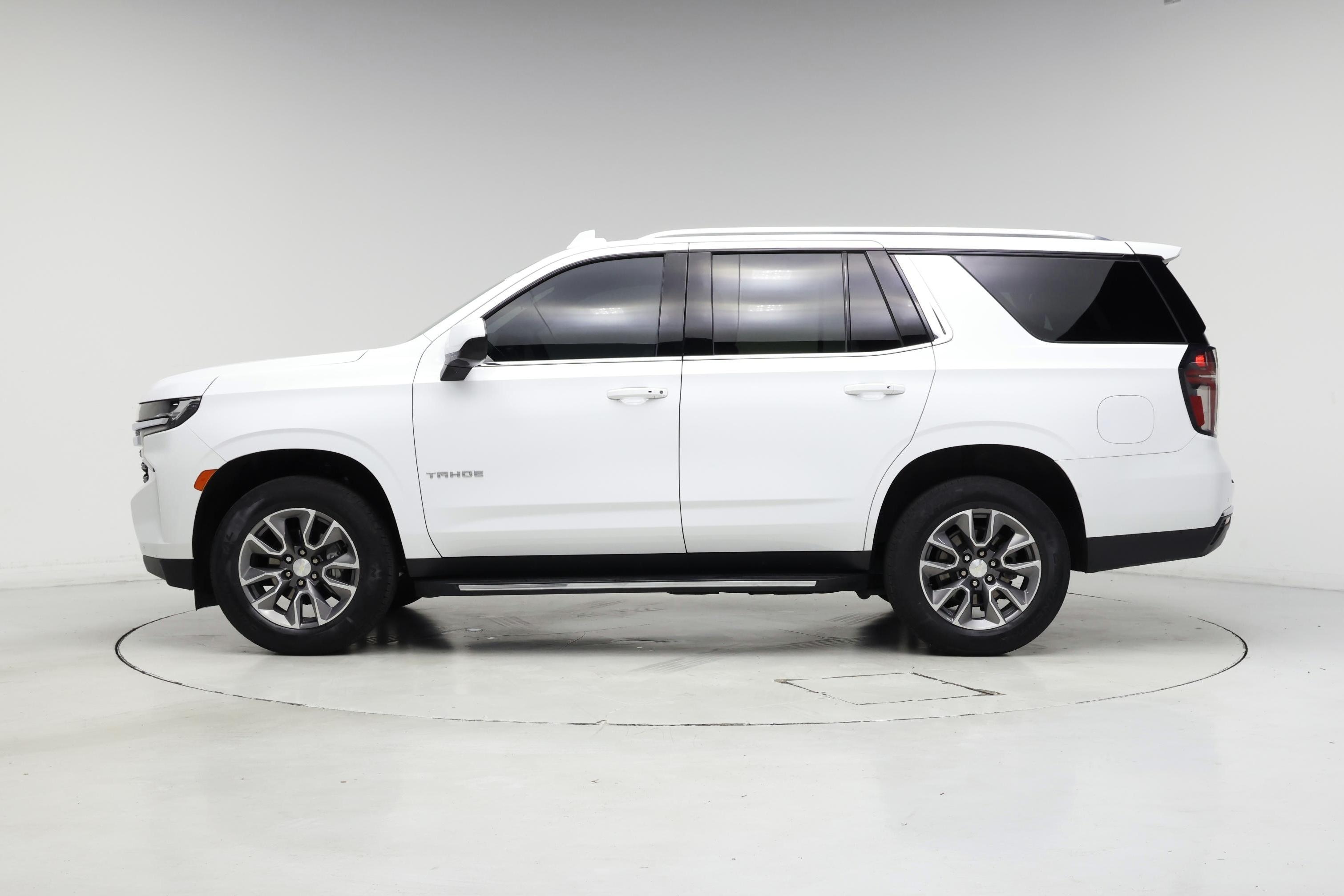 Thumbnail: 2022 Chevrolet Tahoe - 3