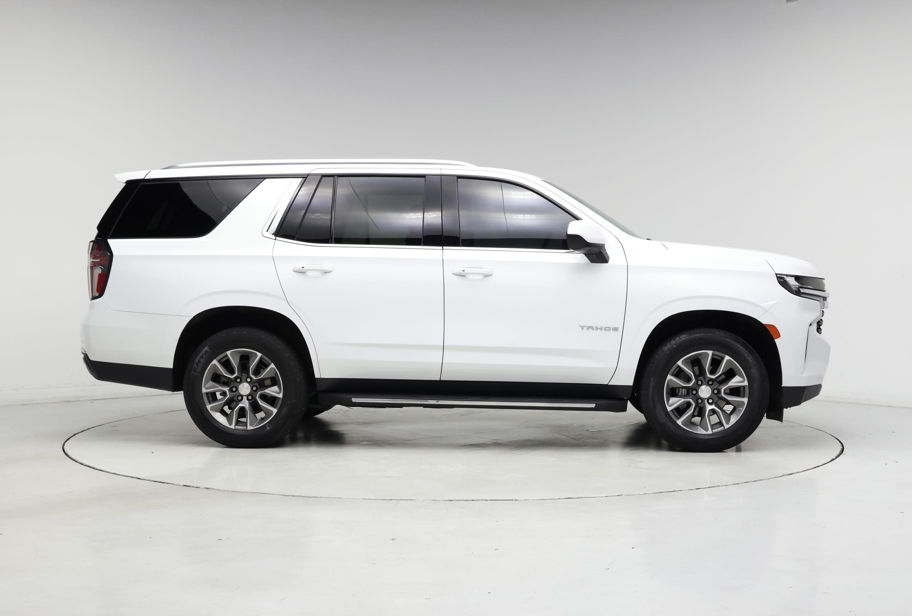 Thumbnail: 2022 Chevrolet Tahoe - 7