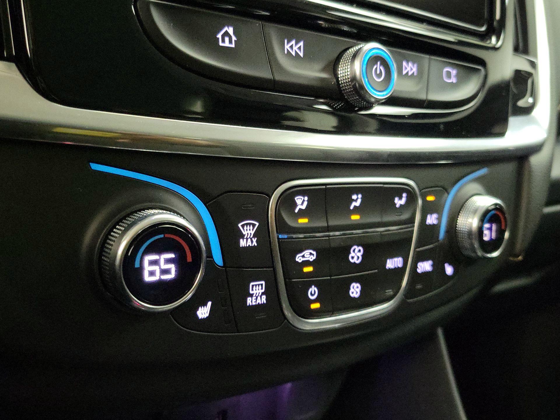 Thumbnail: 2020 Chevrolet Traverse - 16