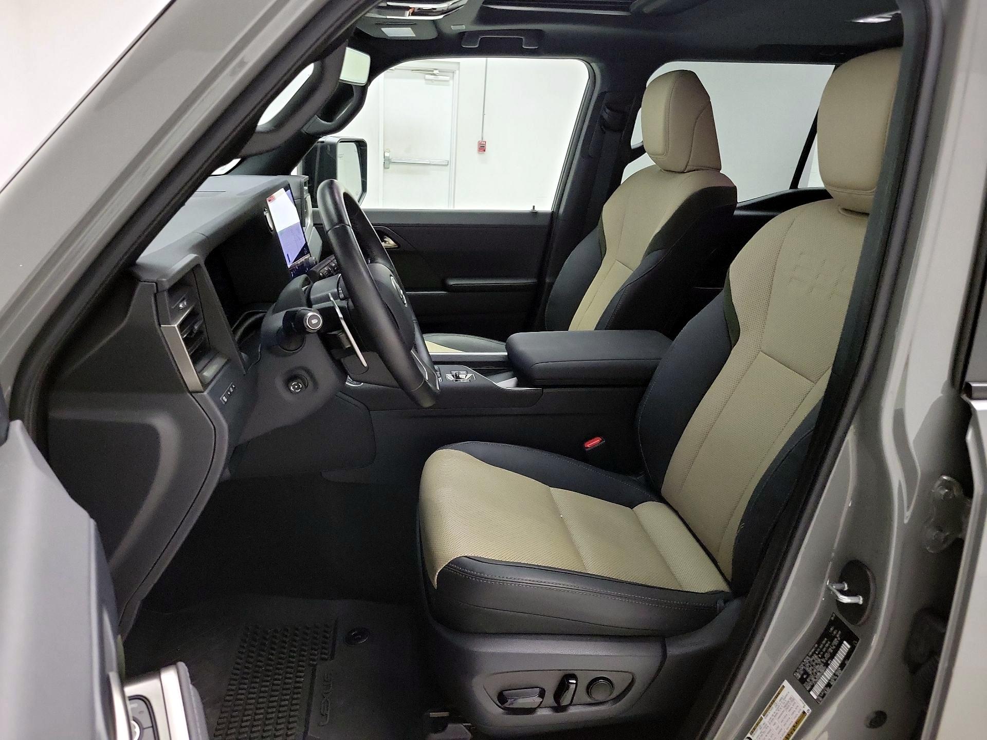 Thumbnail: 2024 Lexus GX - 11