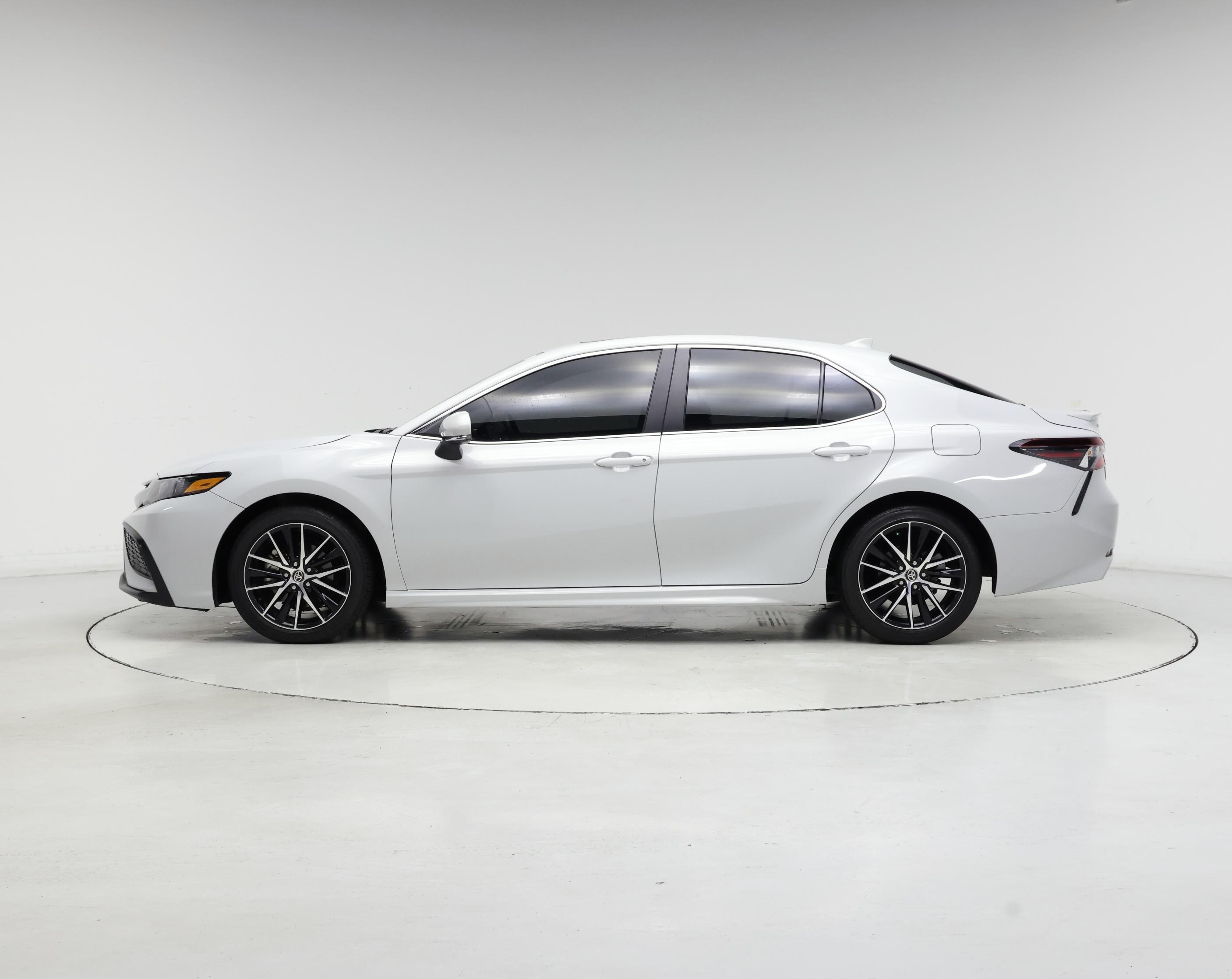 Thumbnail: 2024 Toyota Camry - 3