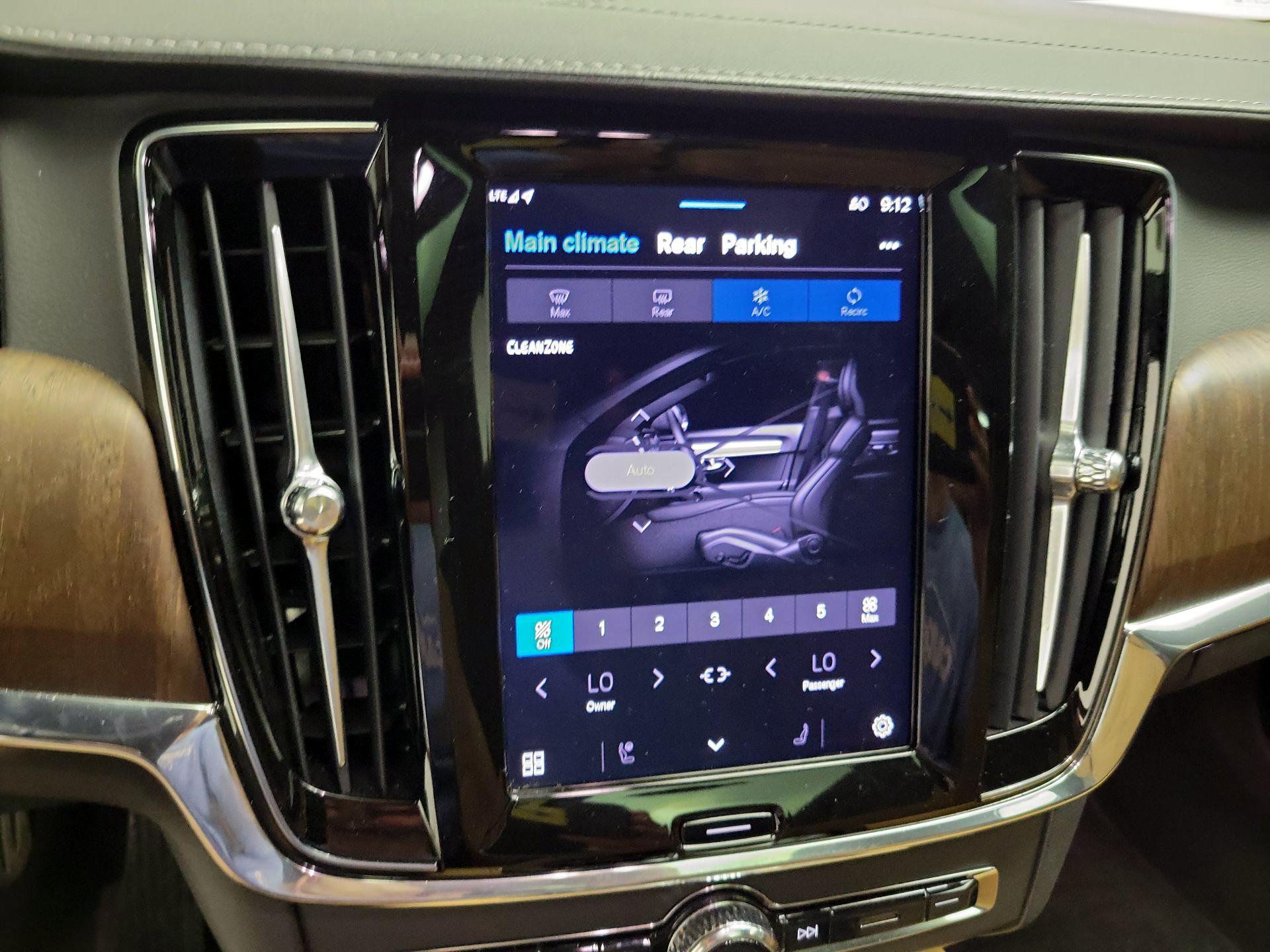 Thumbnail: 2023 Volvo S90 - 17