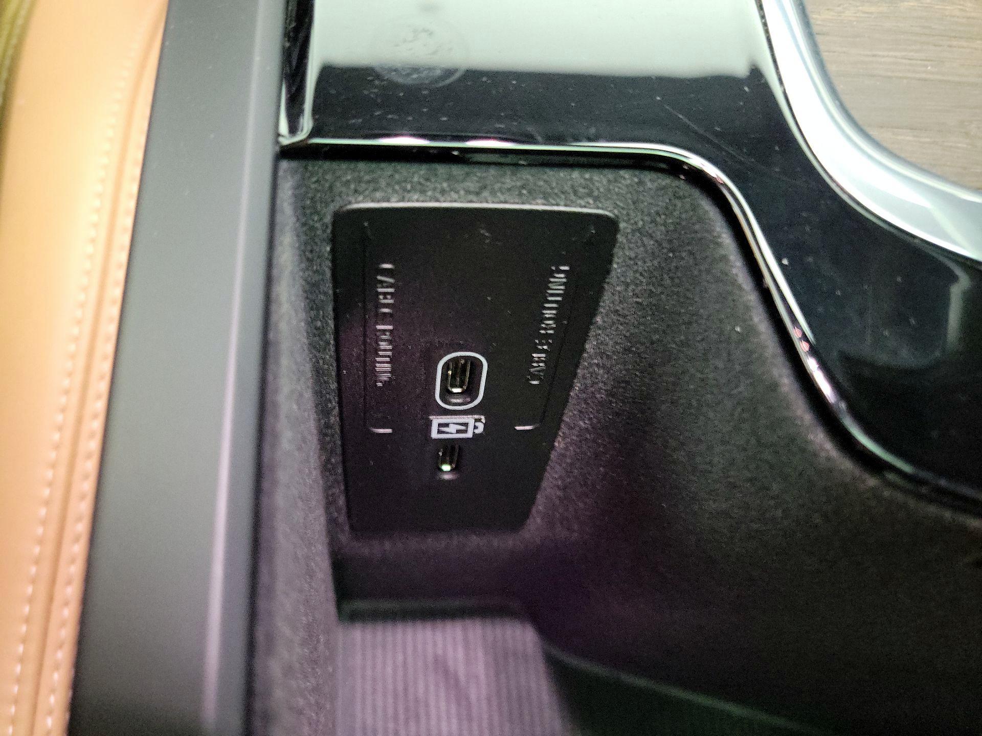 Thumbnail: 2023 Volvo S90 - 19