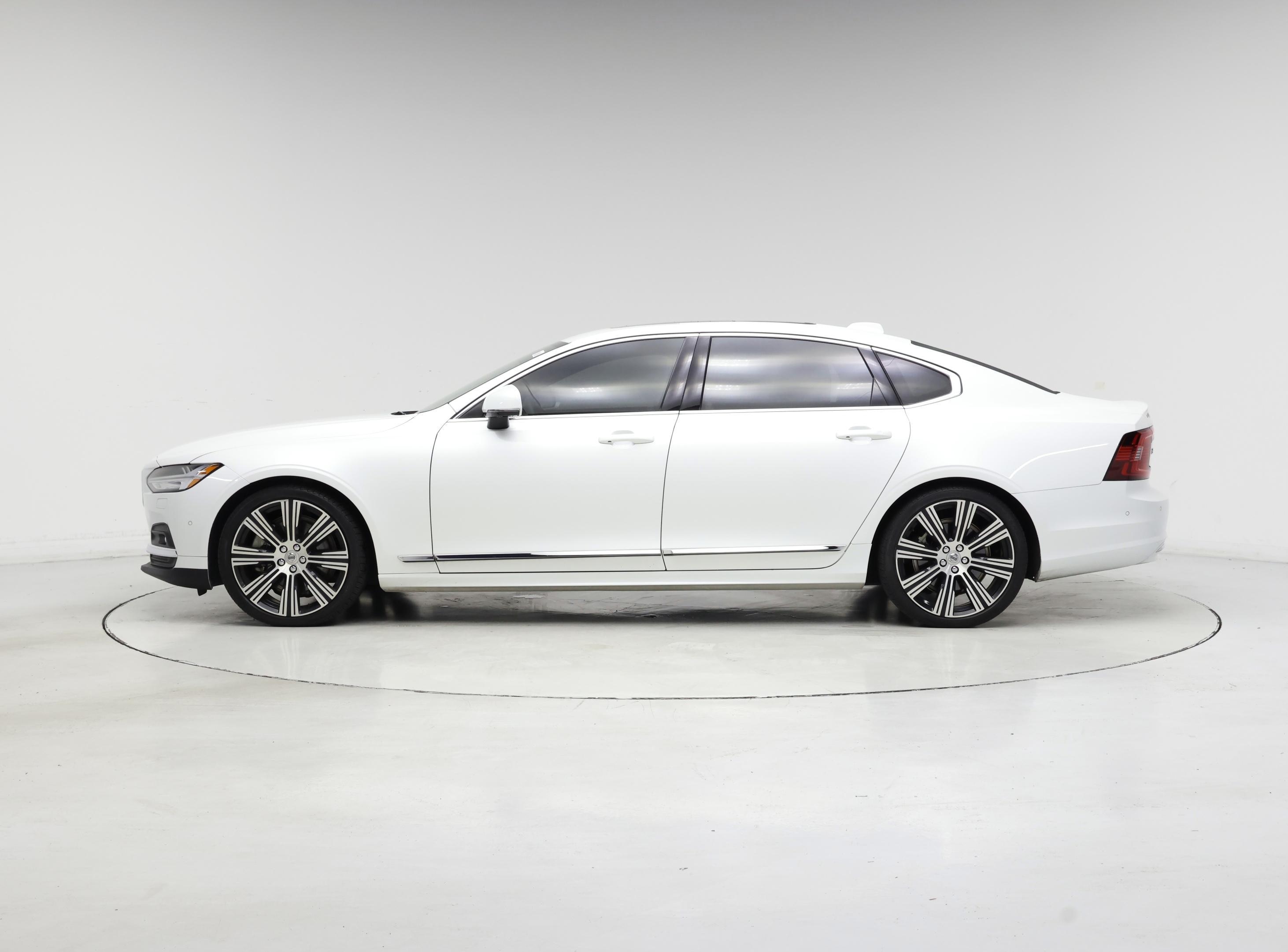 Thumbnail: 2023 Volvo S90 - 3