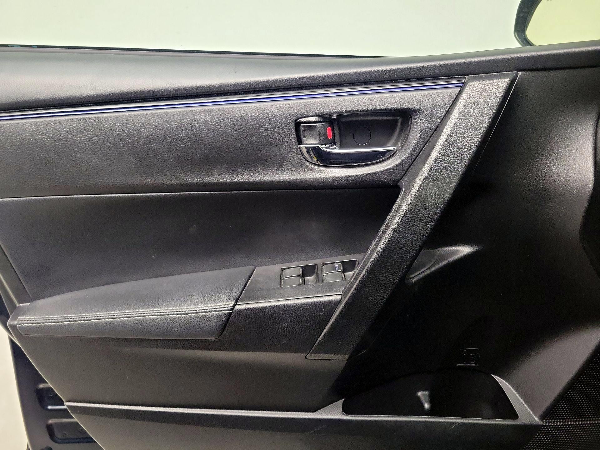 Thumbnail: 2019 Toyota Corolla - 12