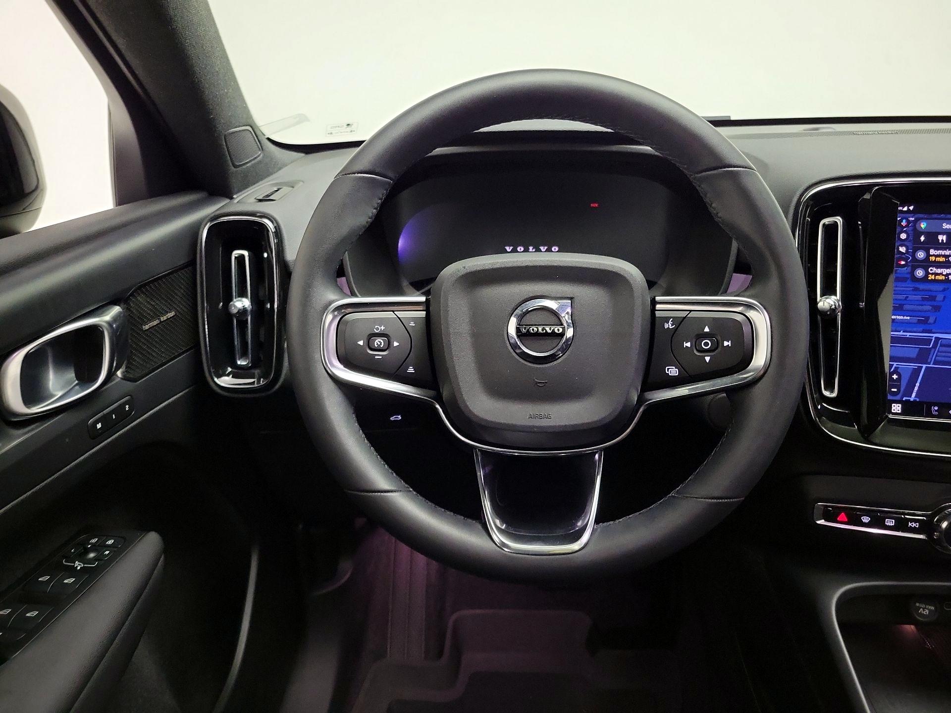 Thumbnail: 2022 Volvo C40 - 10