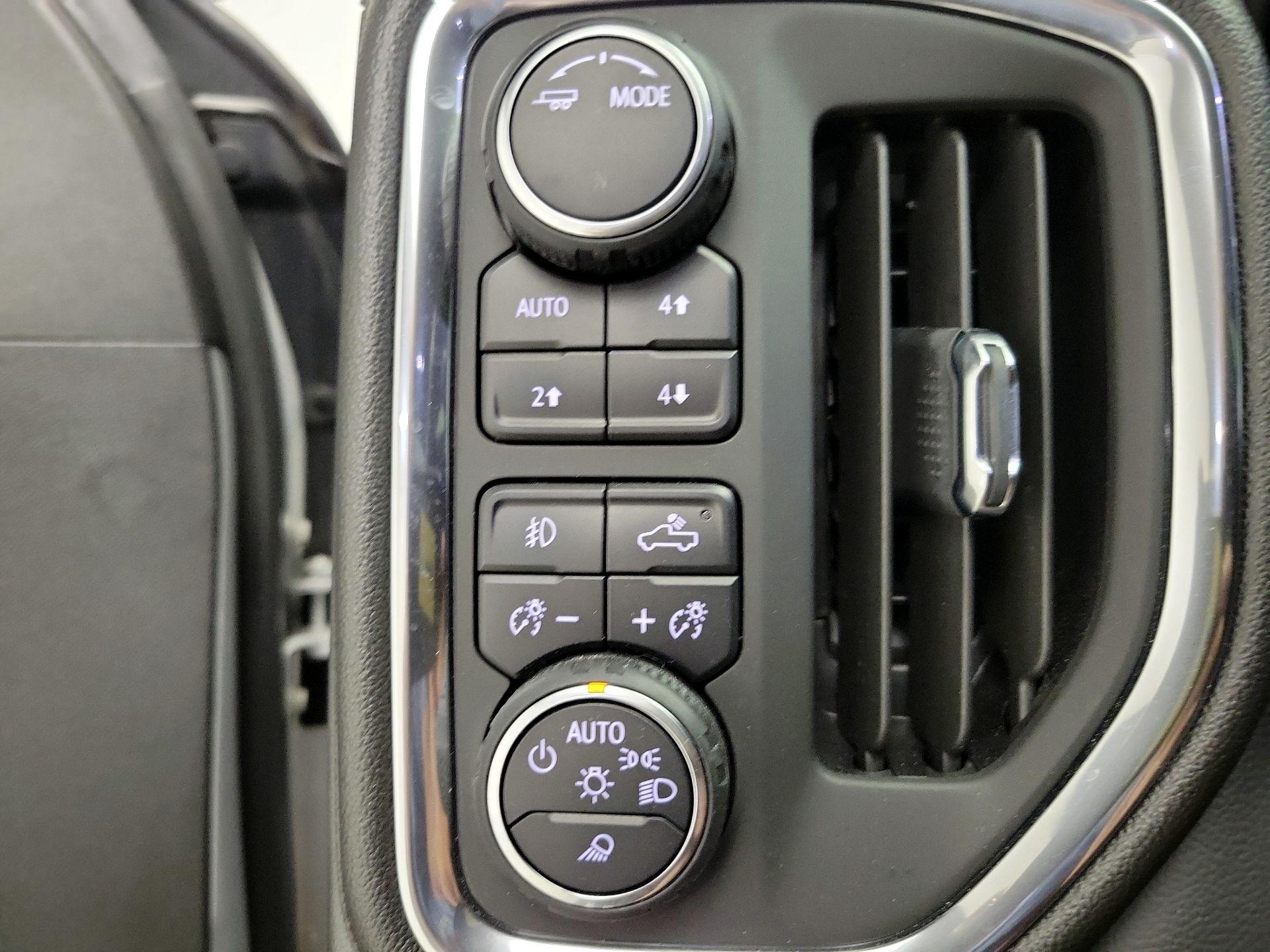 Thumbnail: 2021 Chevrolet Silverado 1500 - 13