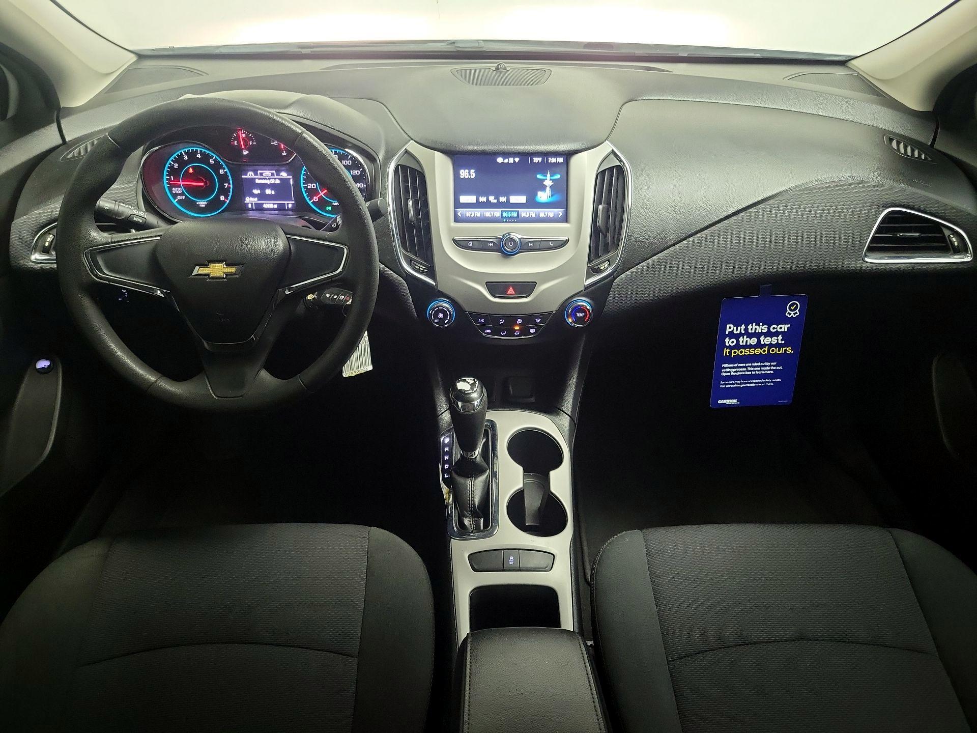 Thumbnail: 2018 Chevrolet Cruze - 9