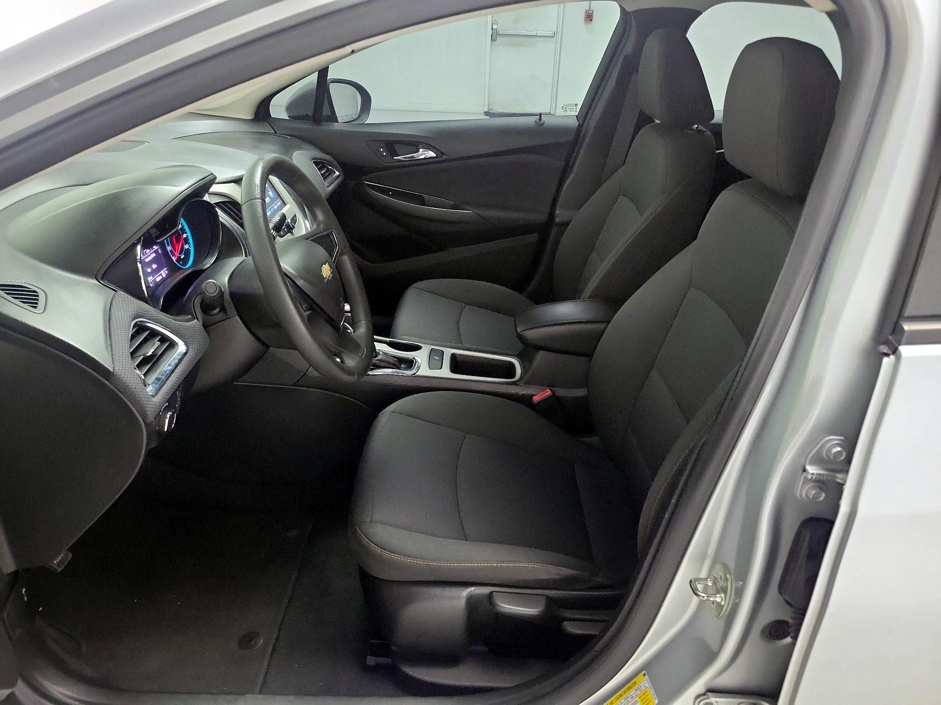 Thumbnail: 2018 Chevrolet Cruze - 11