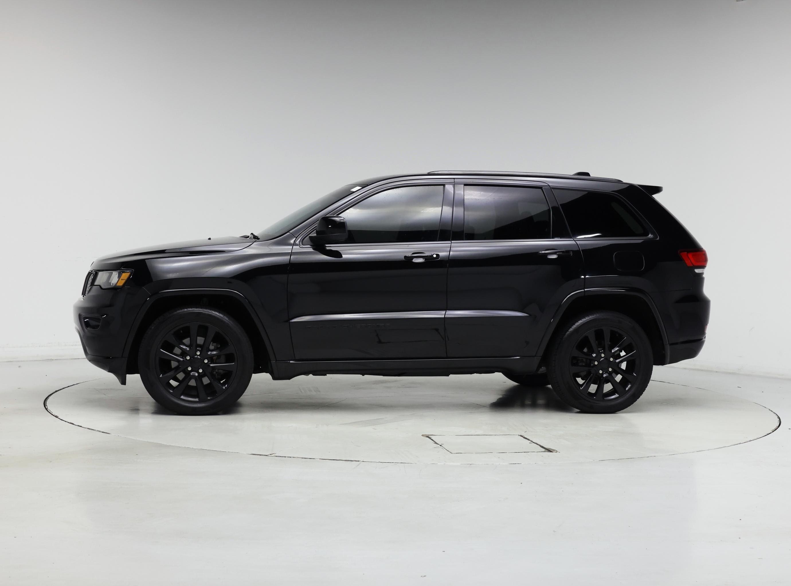 Thumbnail: 2021 Jeep Grand Cherokee - 3