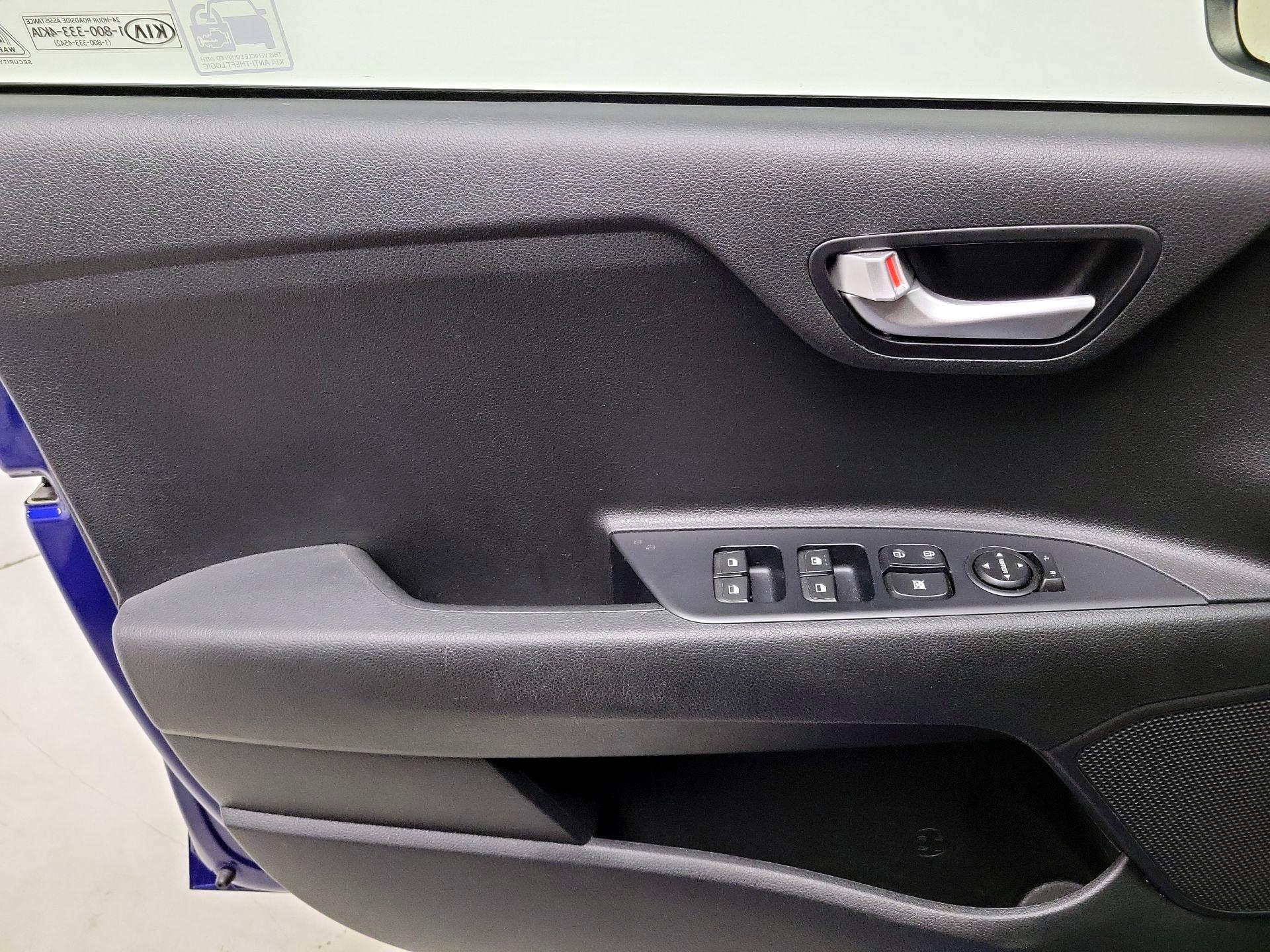 Thumbnail: 2020 Kia Rio5 - 12