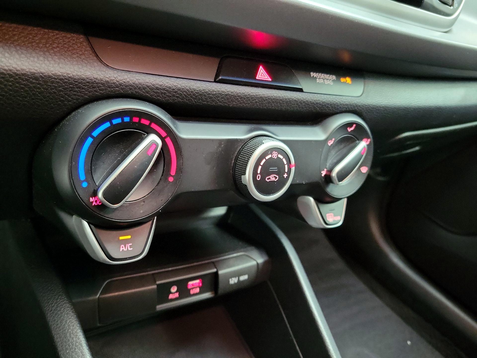 Thumbnail: 2020 Kia Rio5 - 16