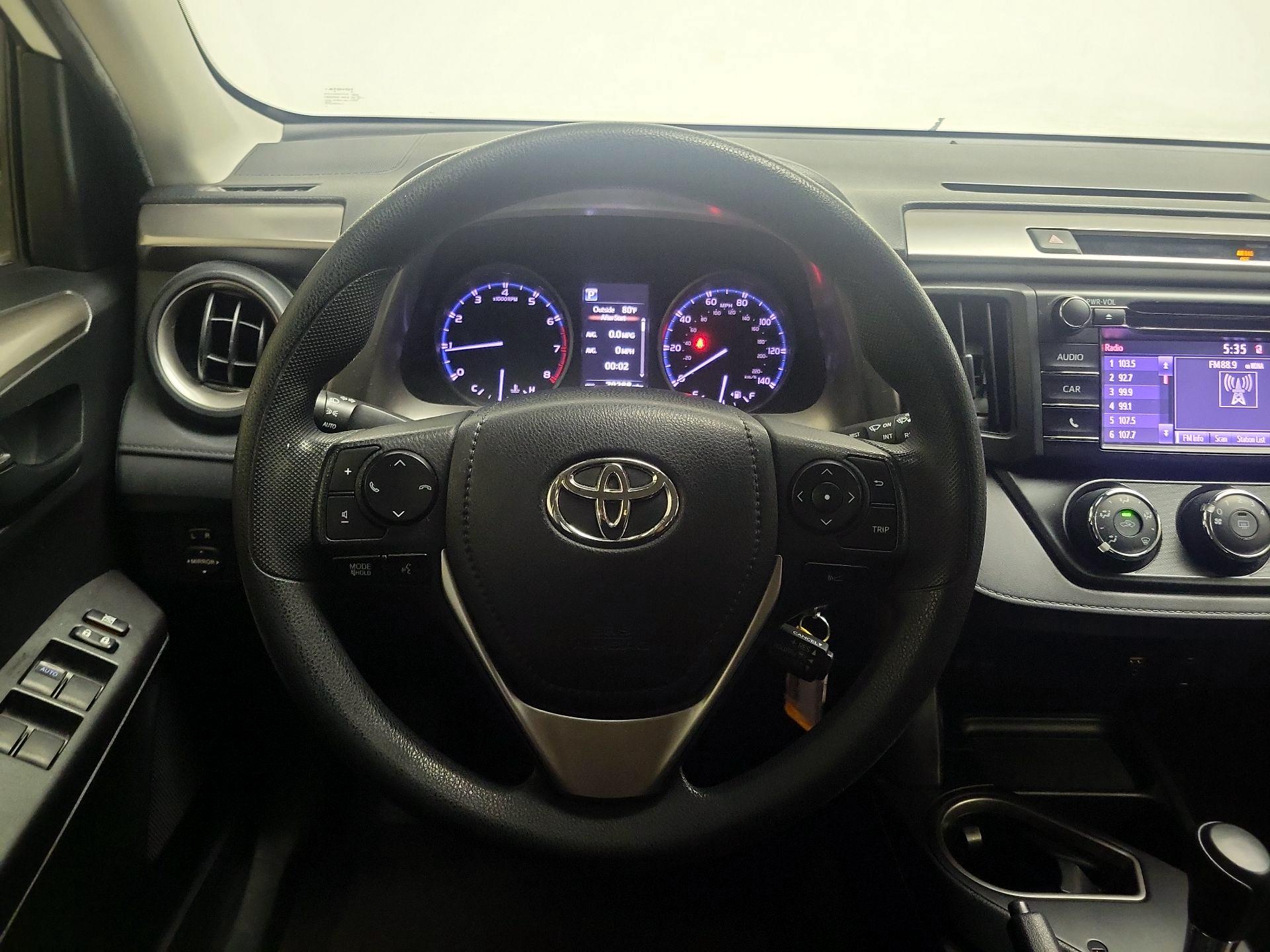 Thumbnail: 2018 Toyota RAV4 - 10
