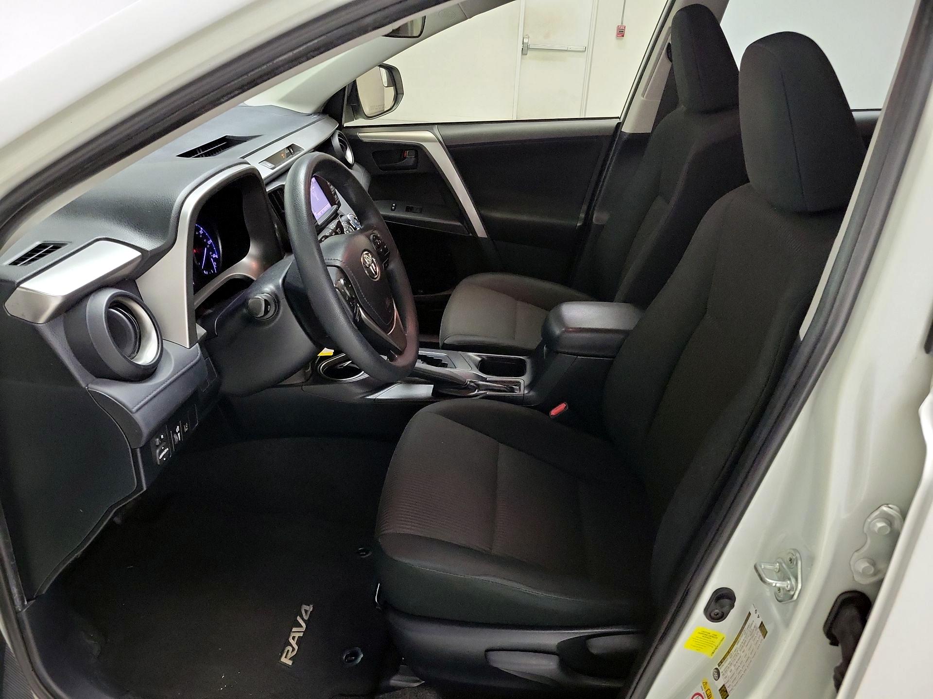 Thumbnail: 2018 Toyota RAV4 - 11