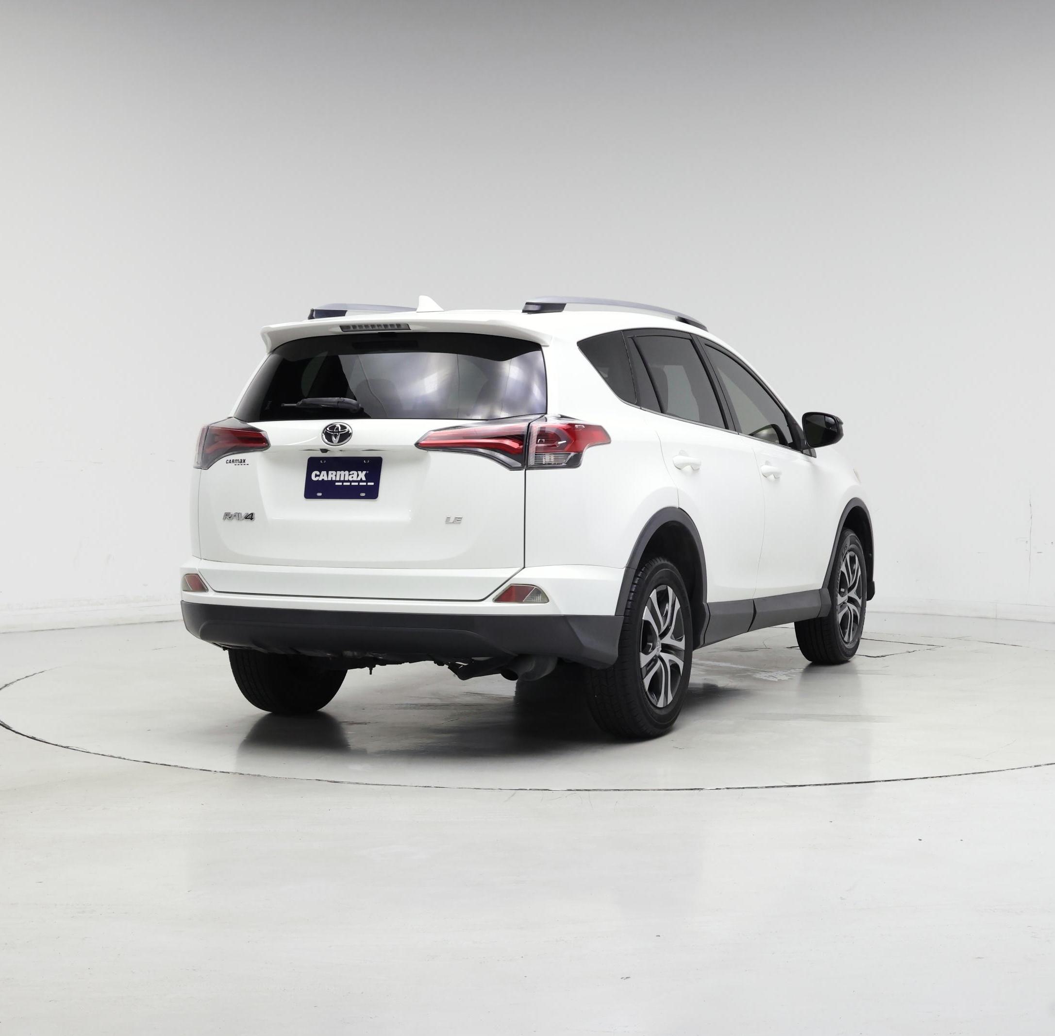 Thumbnail: 2018 Toyota RAV4 - 8