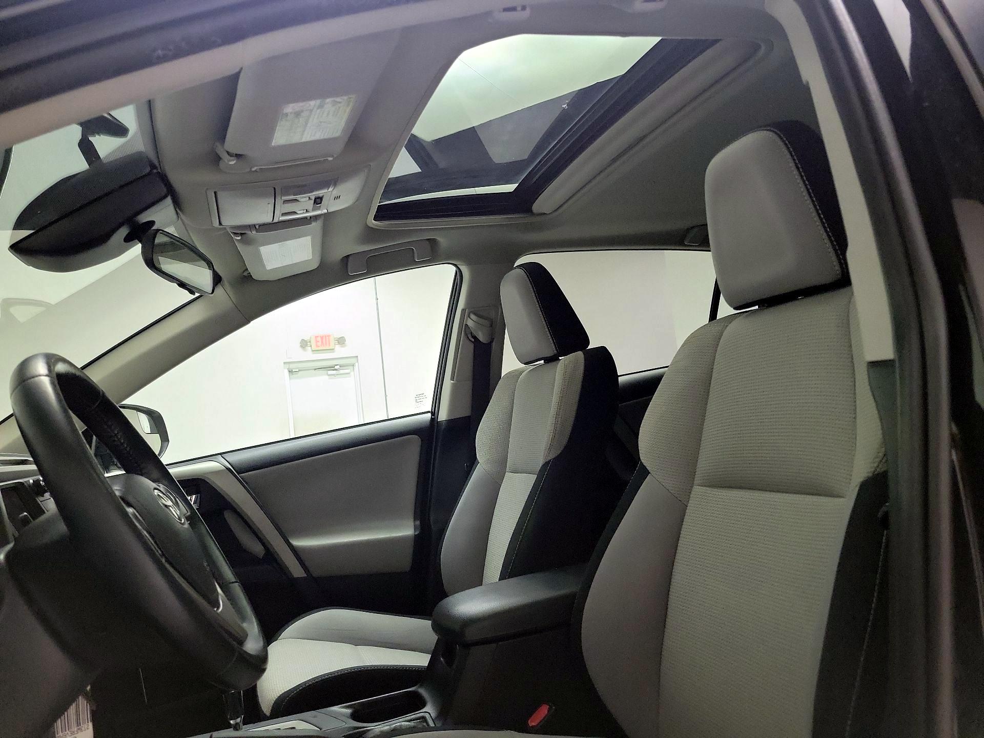 Thumbnail: 2017 Toyota RAV4 - 19