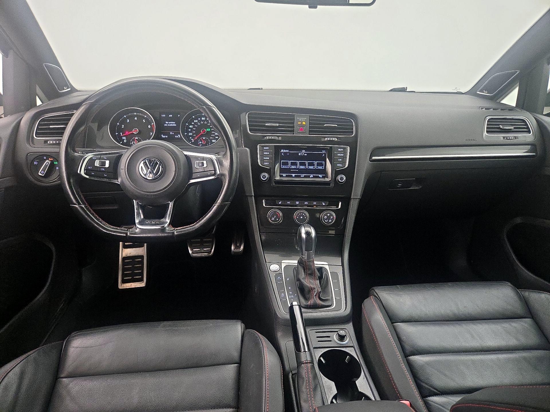 Thumbnail: 2015 Volkswagen Golf - 9