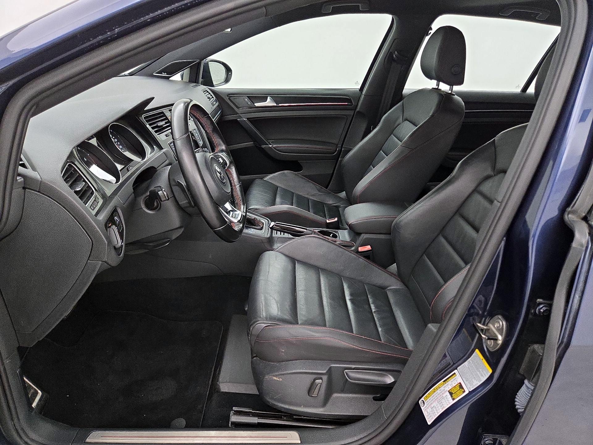 Thumbnail: 2015 Volkswagen Golf - 11