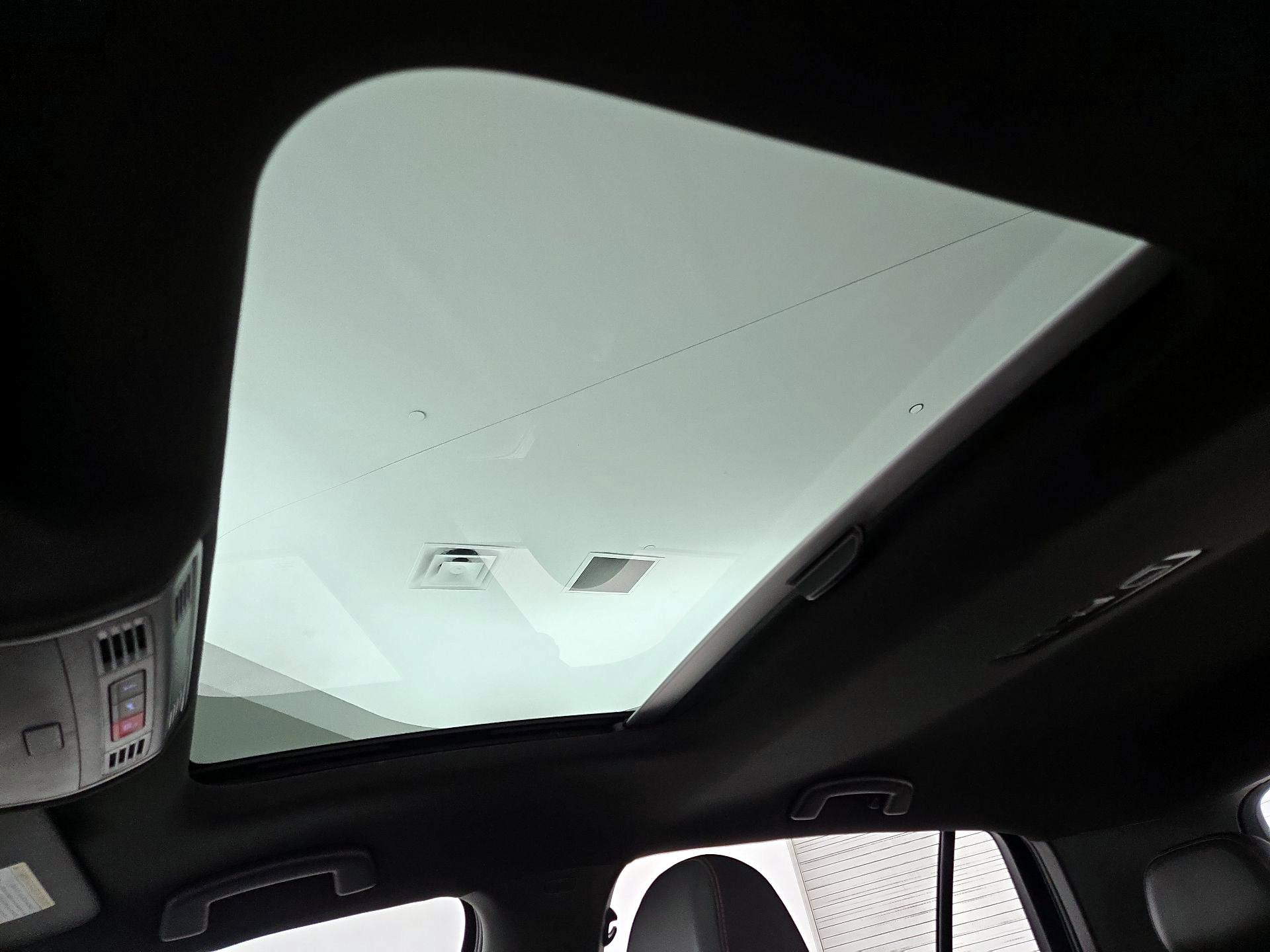 Thumbnail: 2015 Volkswagen Golf - 19