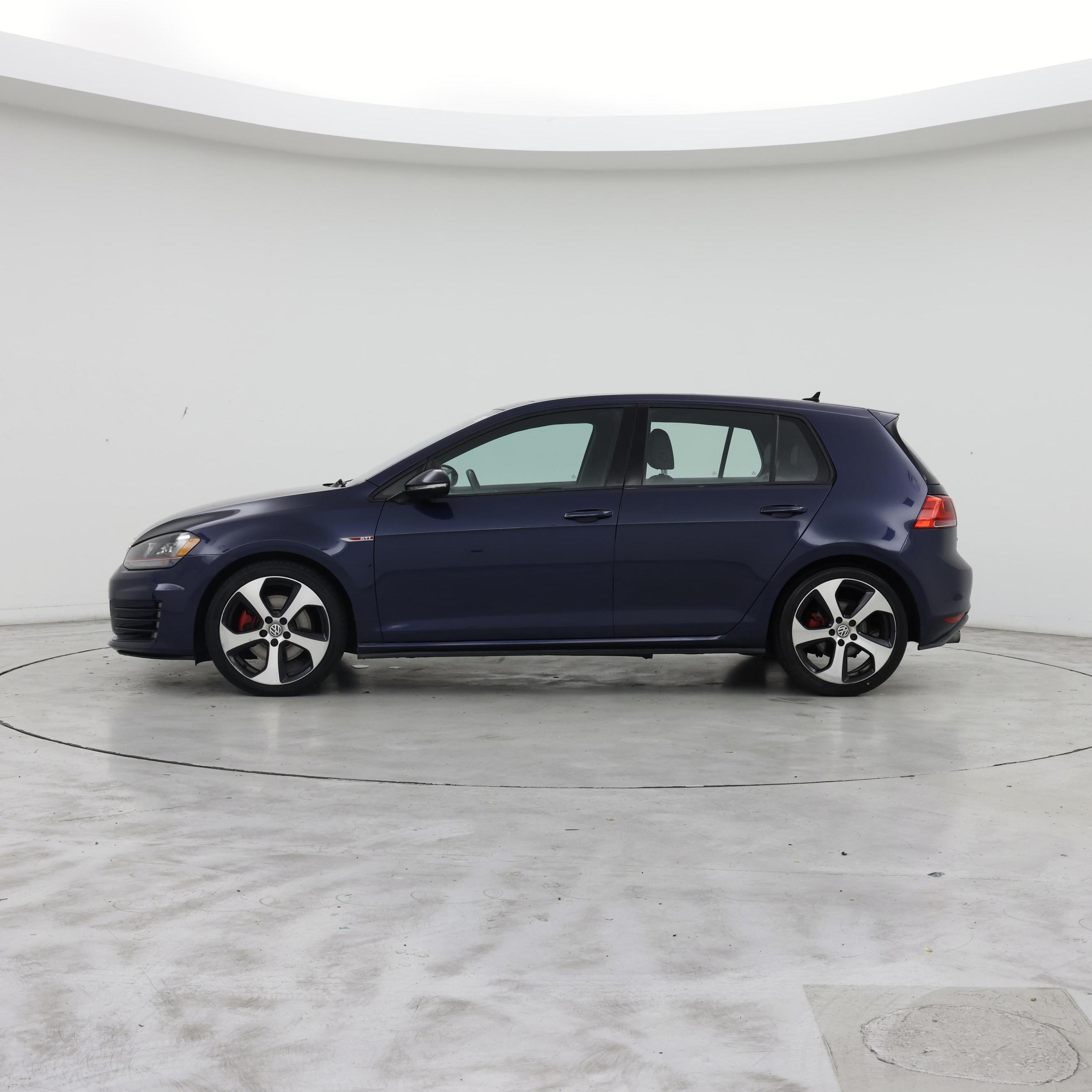 Thumbnail: 2015 Volkswagen Golf - 3
