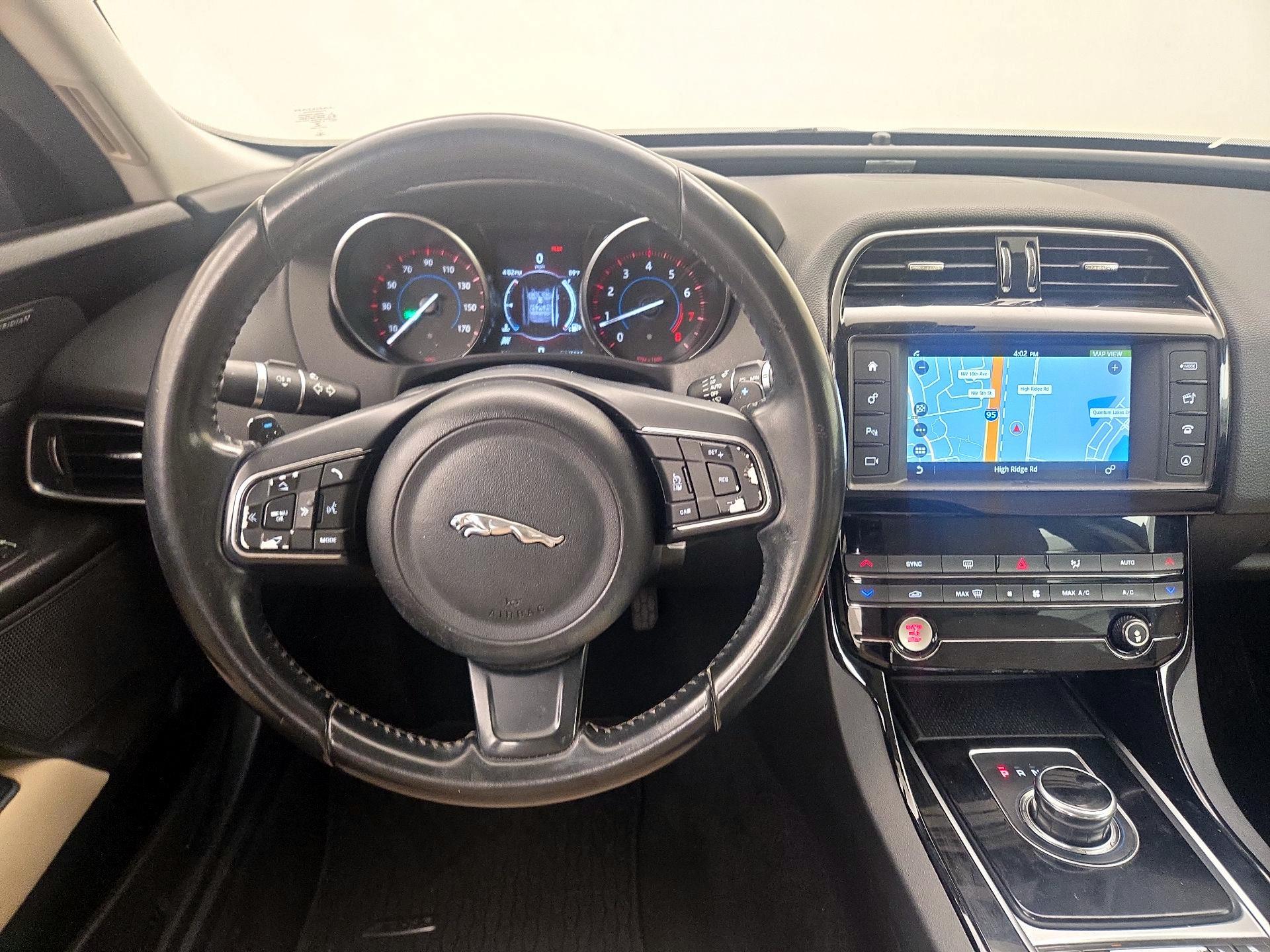 Thumbnail: 2018 Jaguar XE - 10