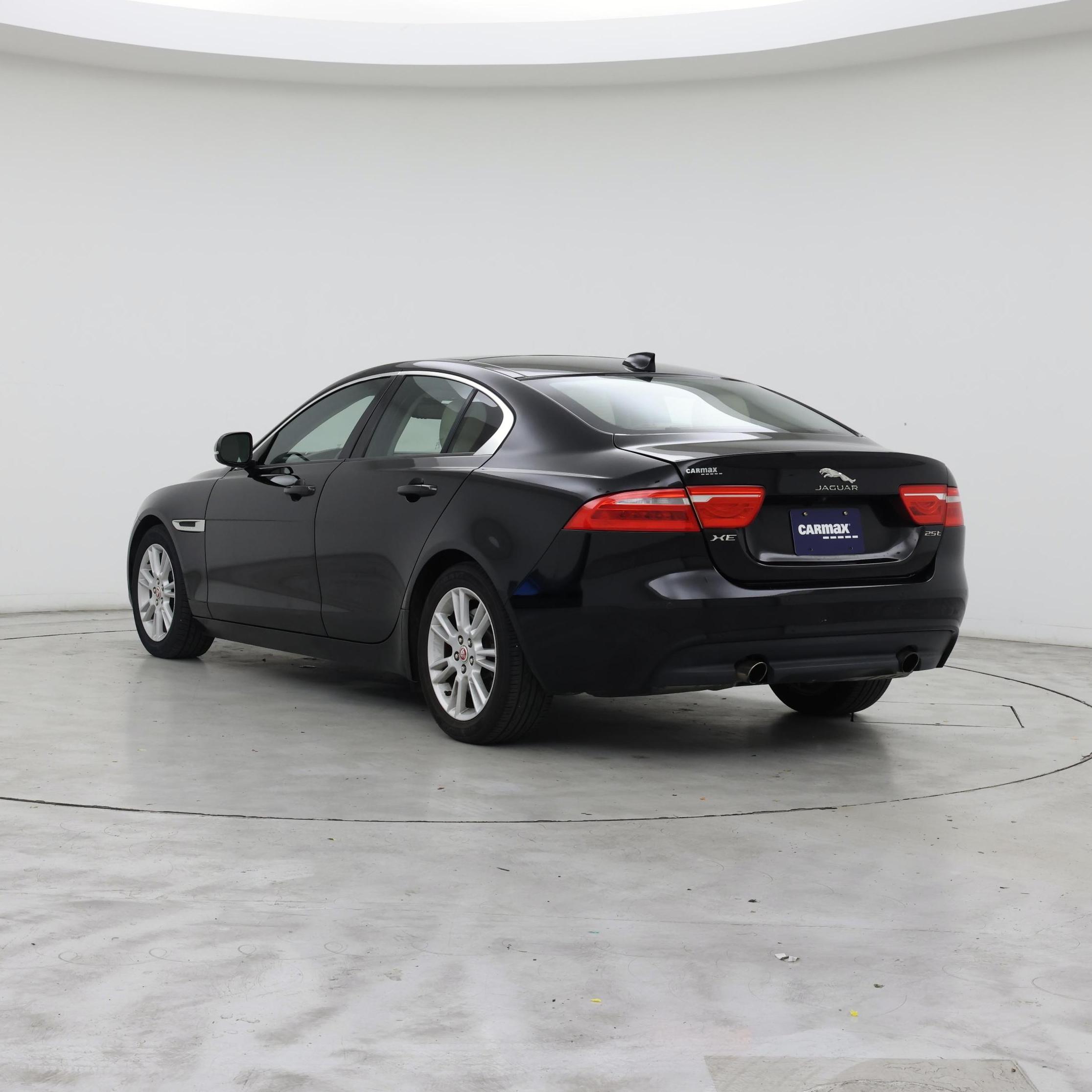 Thumbnail: 2018 Jaguar XE - 2