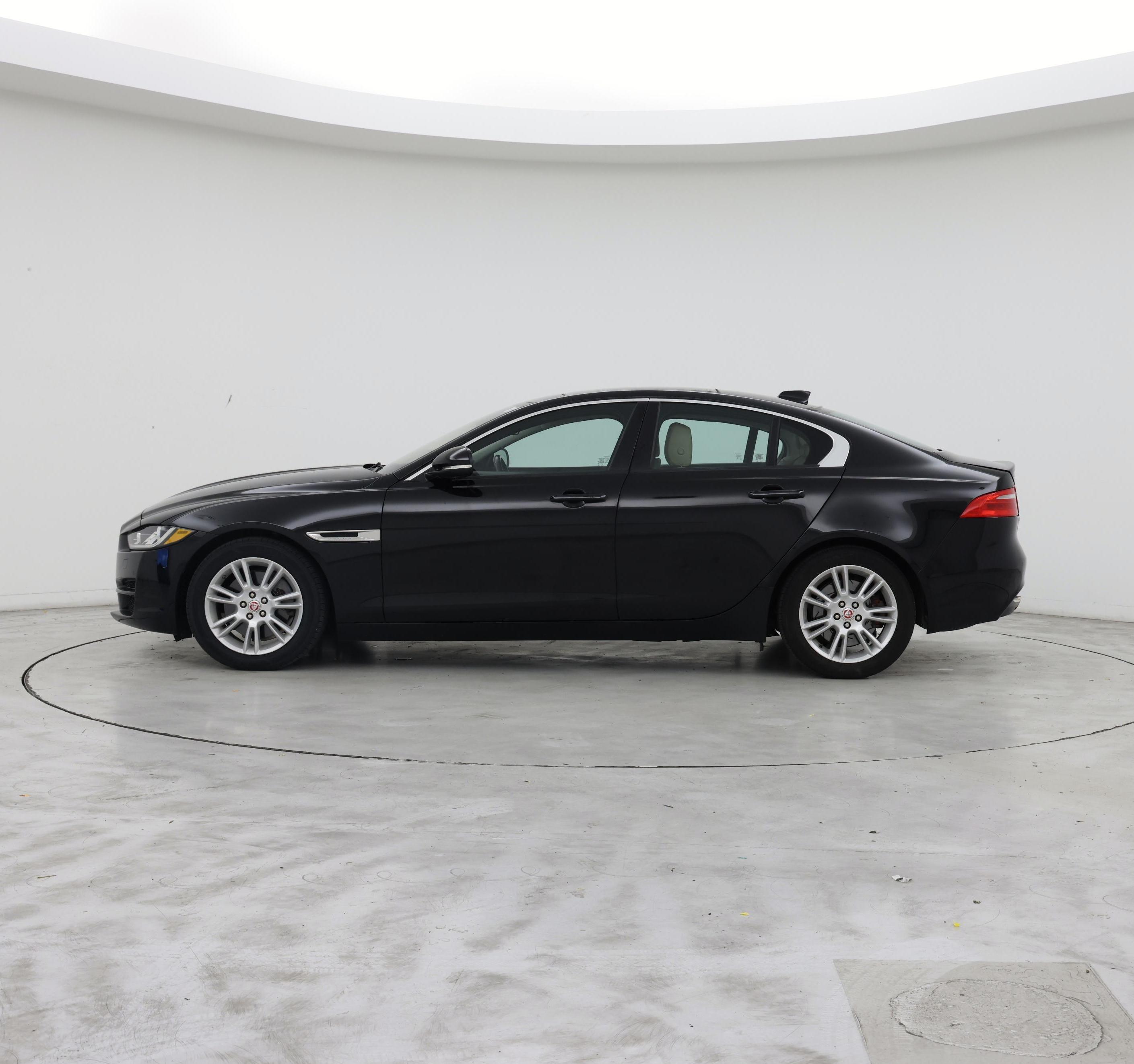 Thumbnail: 2018 Jaguar XE - 3