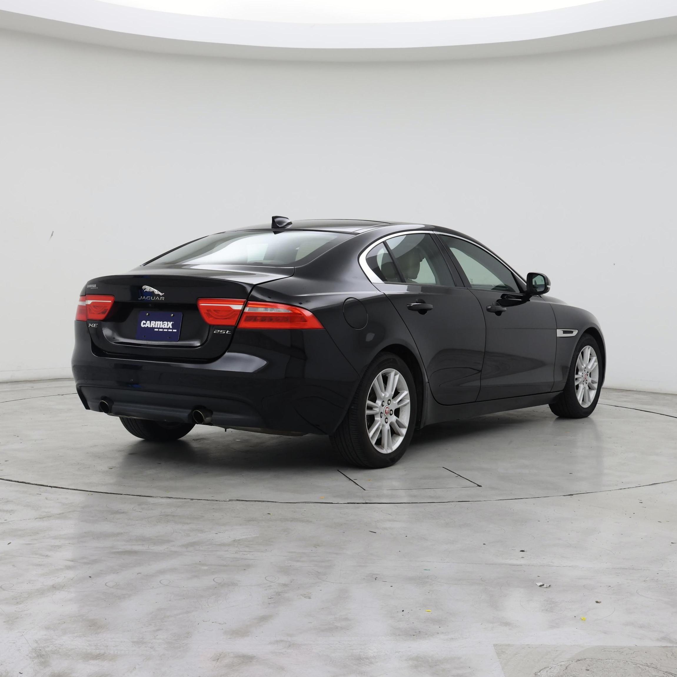 Thumbnail: 2018 Jaguar XE - 8