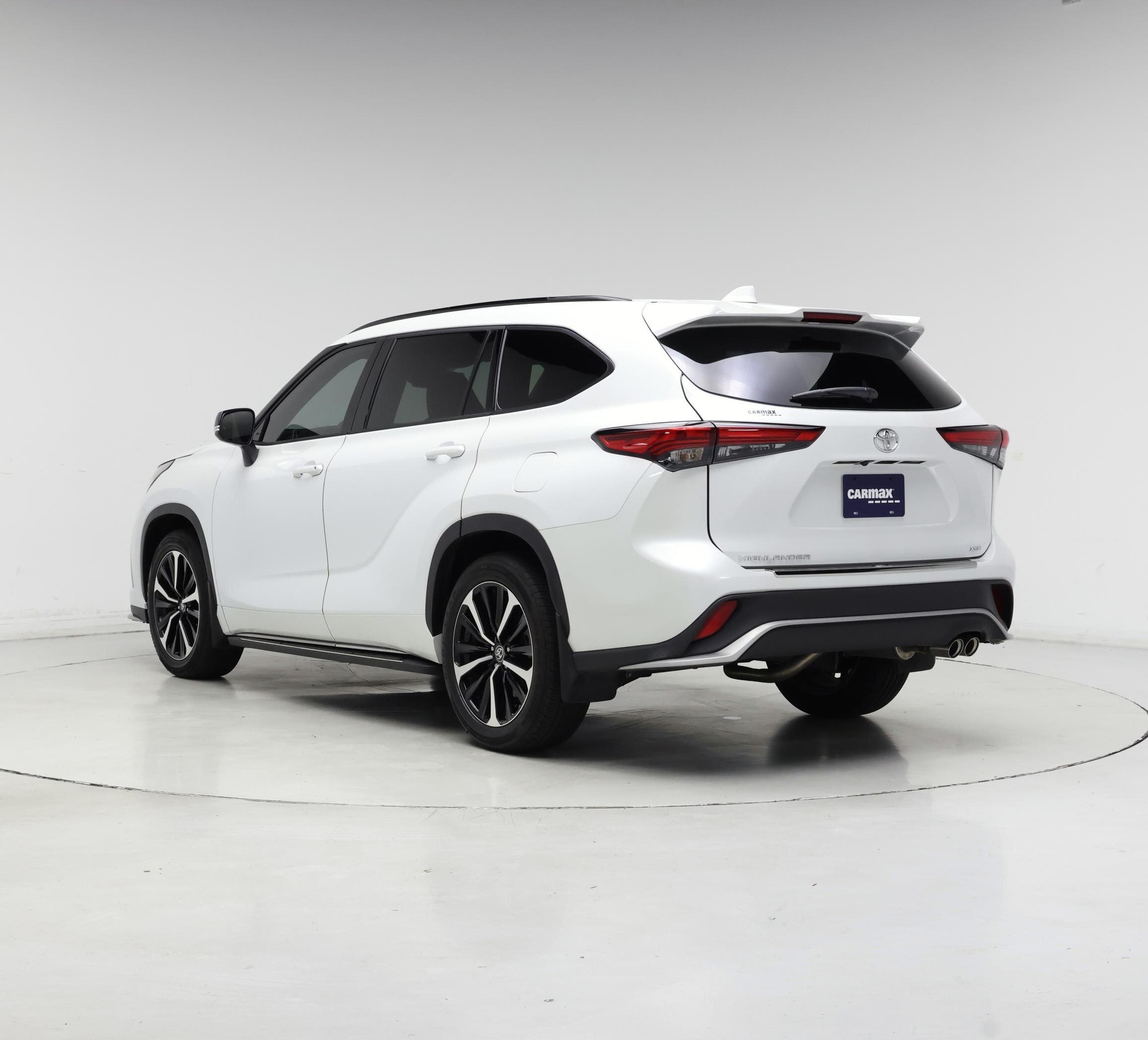 Thumbnail: 2022 Toyota Highlander - 2
