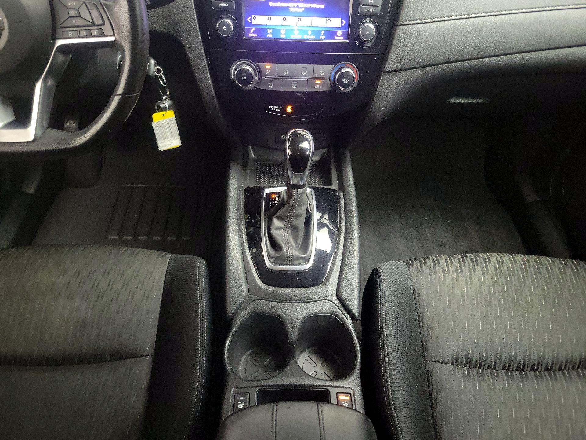 Thumbnail: 2018 Nissan Rogue - 17