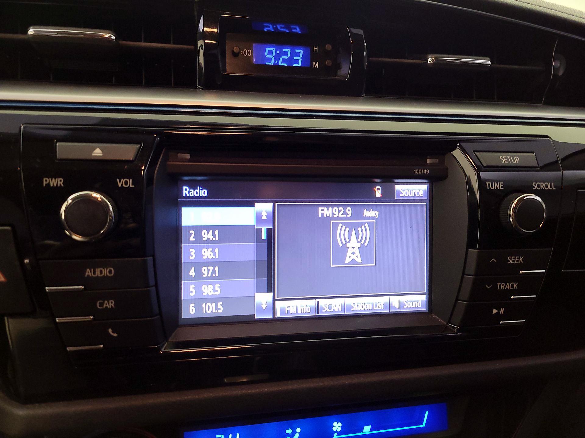 Thumbnail: 2014 Toyota Corolla - 15