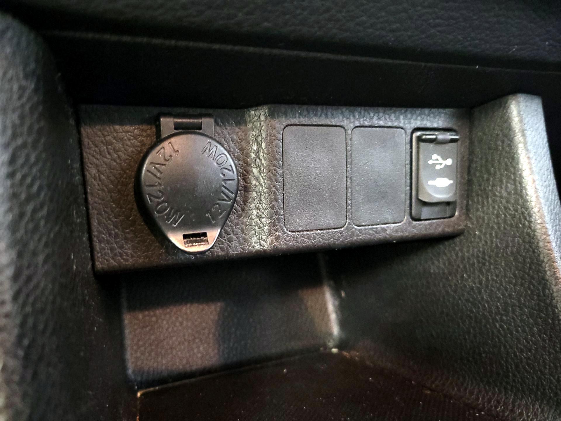 Thumbnail: 2014 Toyota Corolla - 18