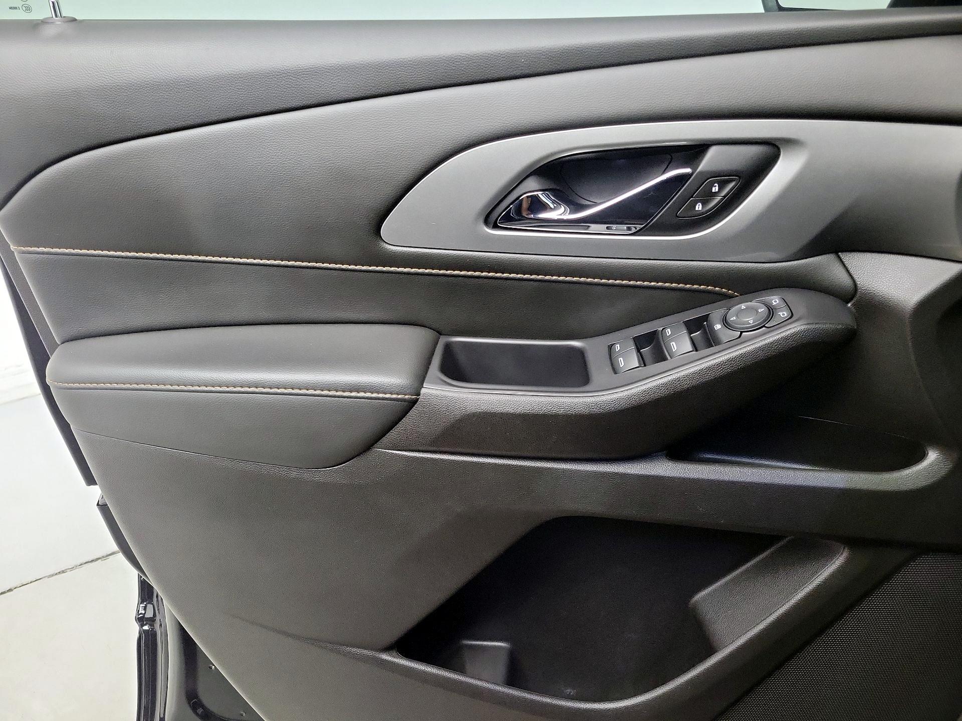 Thumbnail: 2021 Chevrolet Traverse - 12