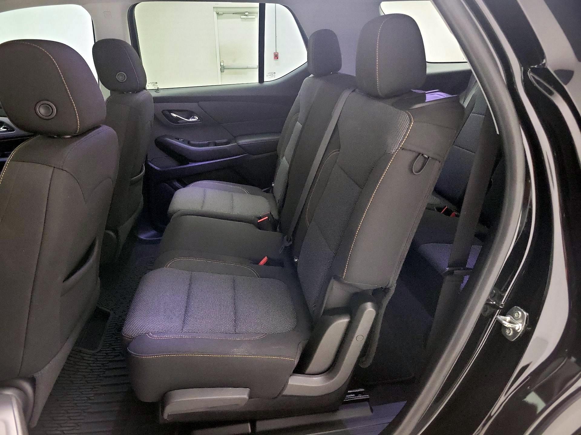Thumbnail: 2021 Chevrolet Traverse - 19