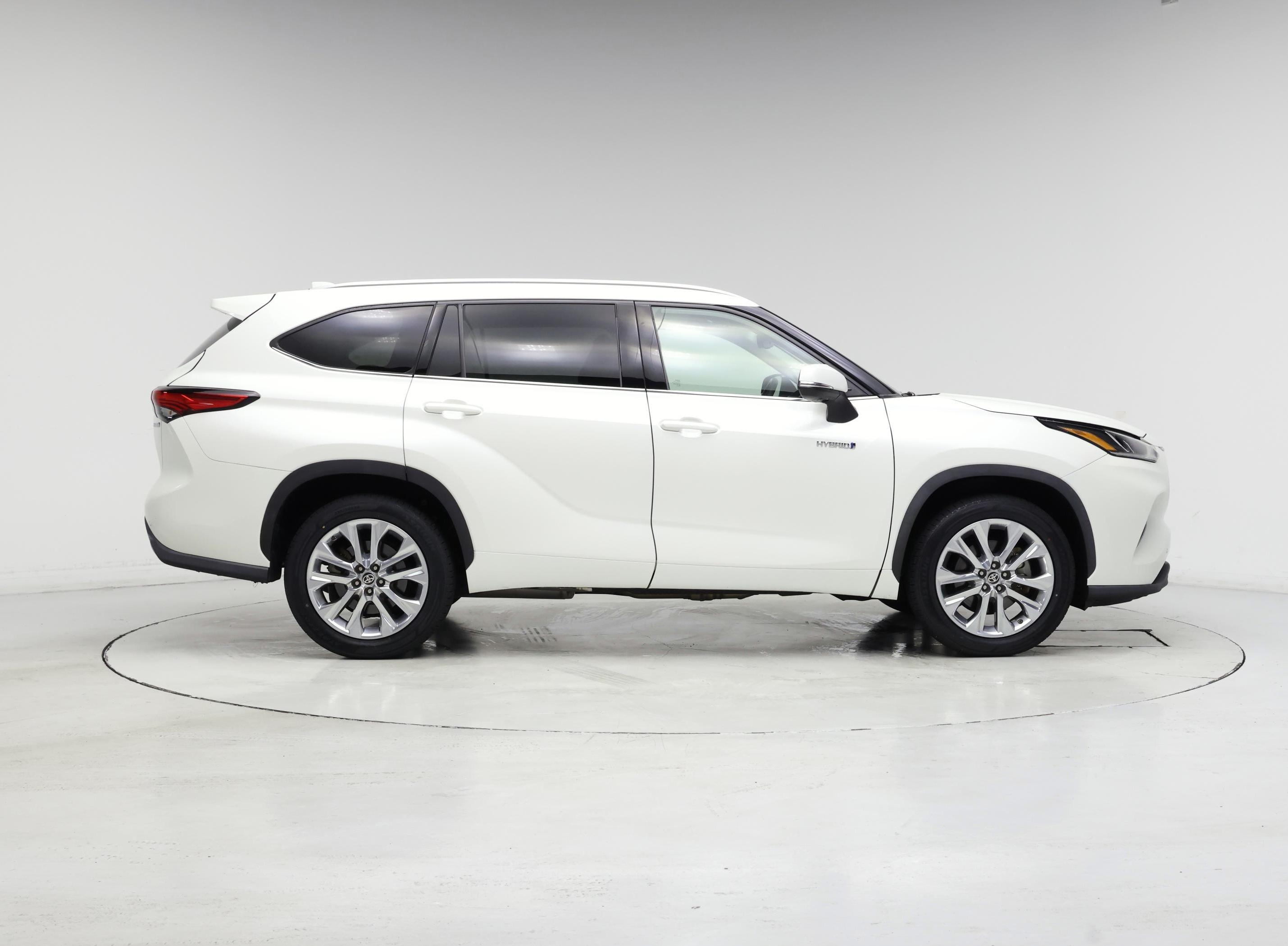 Thumbnail: 2021 Toyota Highlander - 7