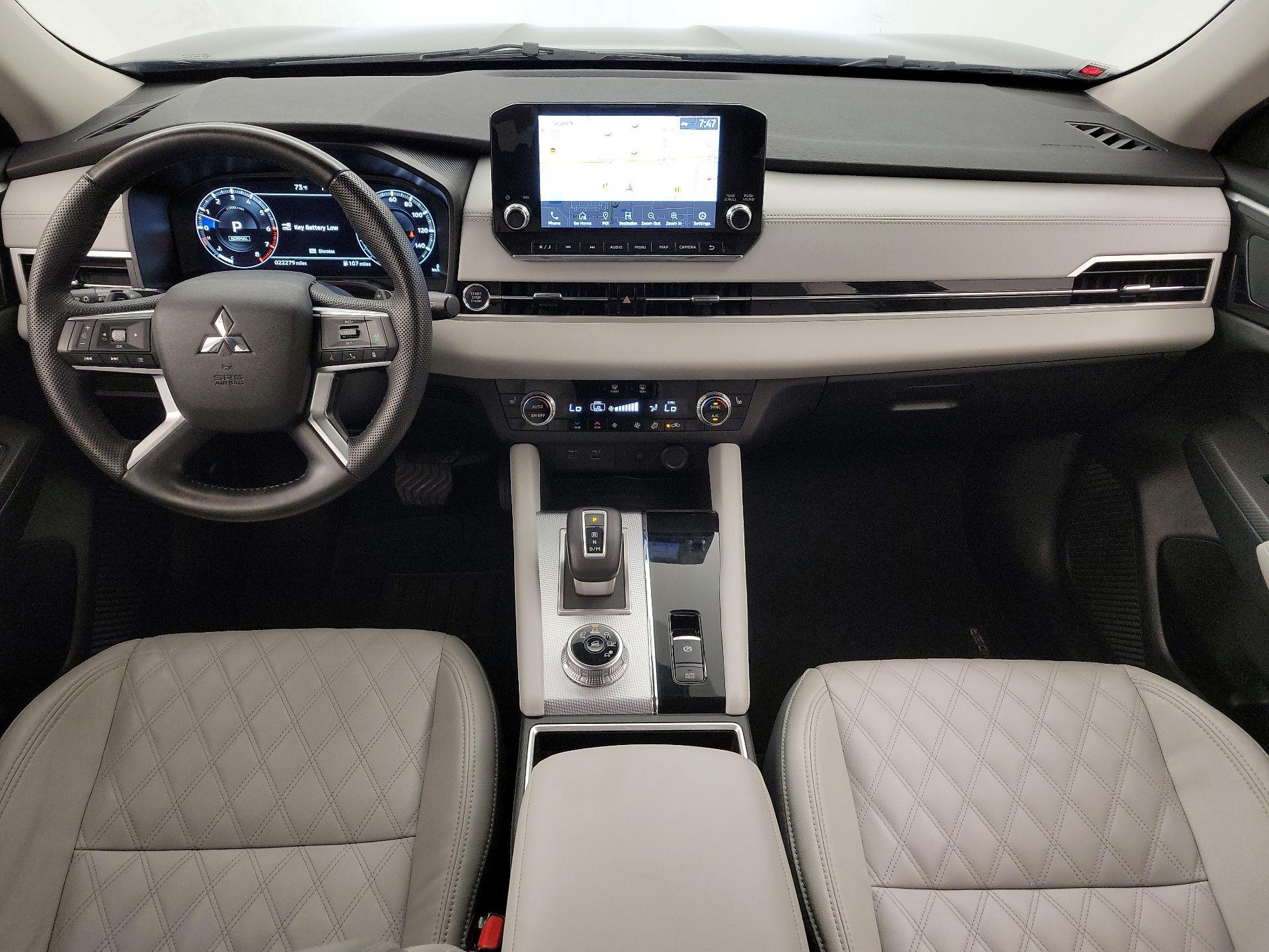 Thumbnail: 2023 Mitsubishi Outlander - 9