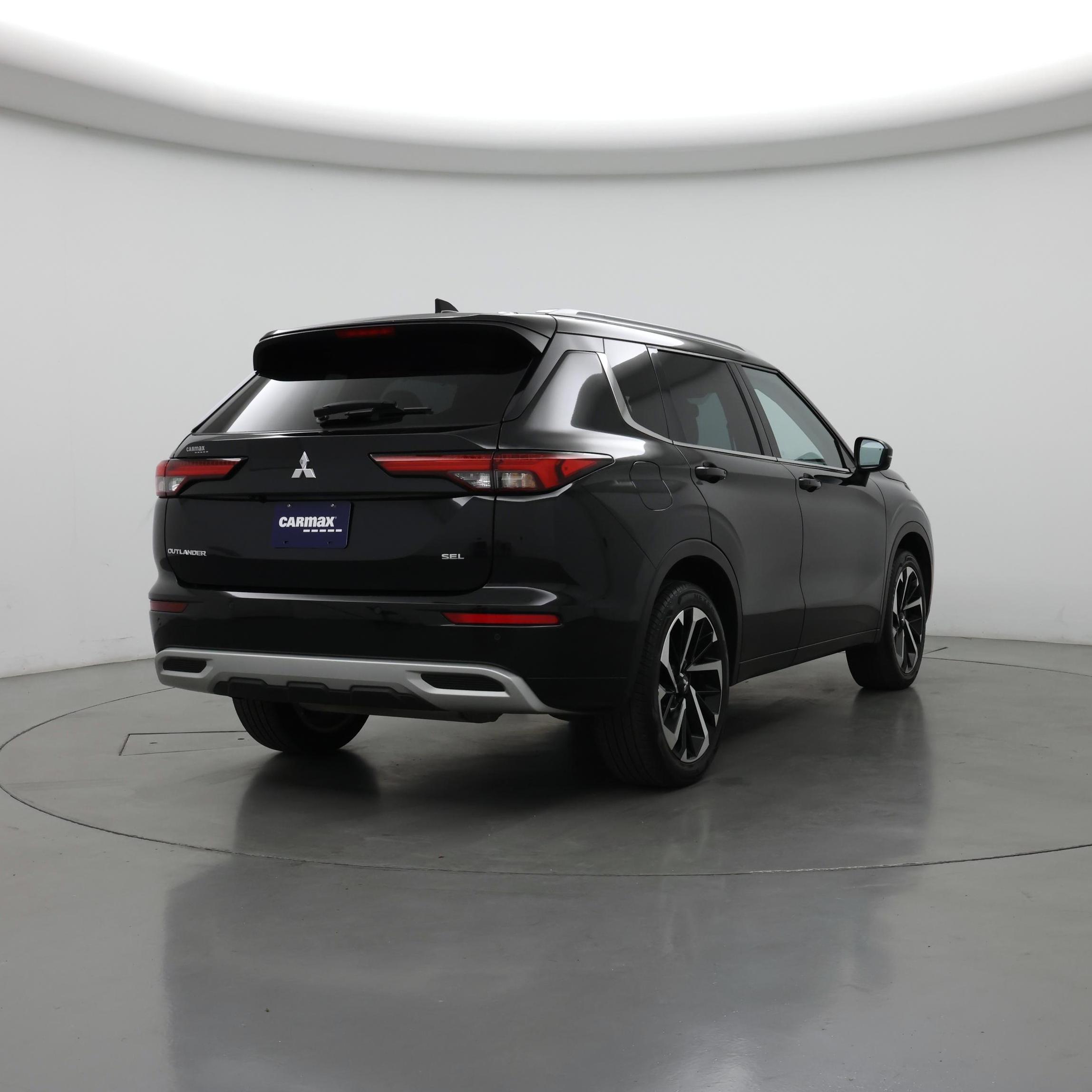 Thumbnail: 2023 Mitsubishi Outlander - 8