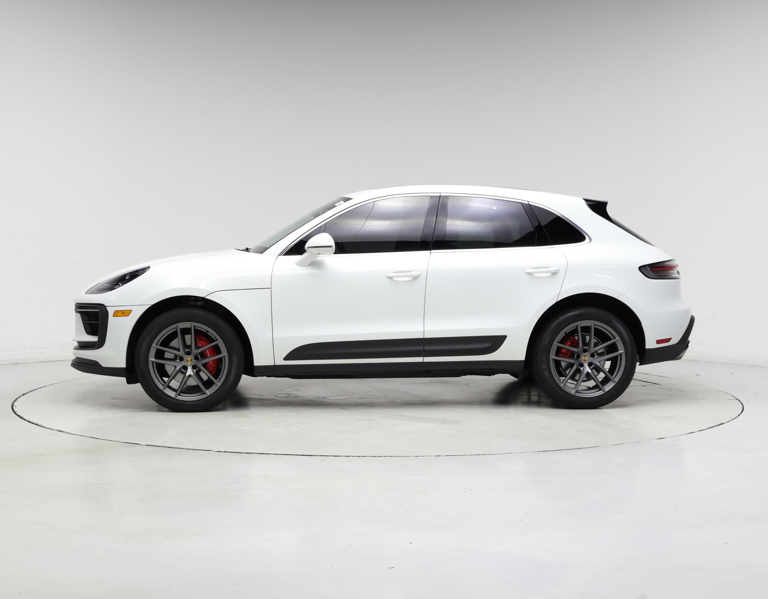Thumbnail: 2022 Porsche Macan - 3
