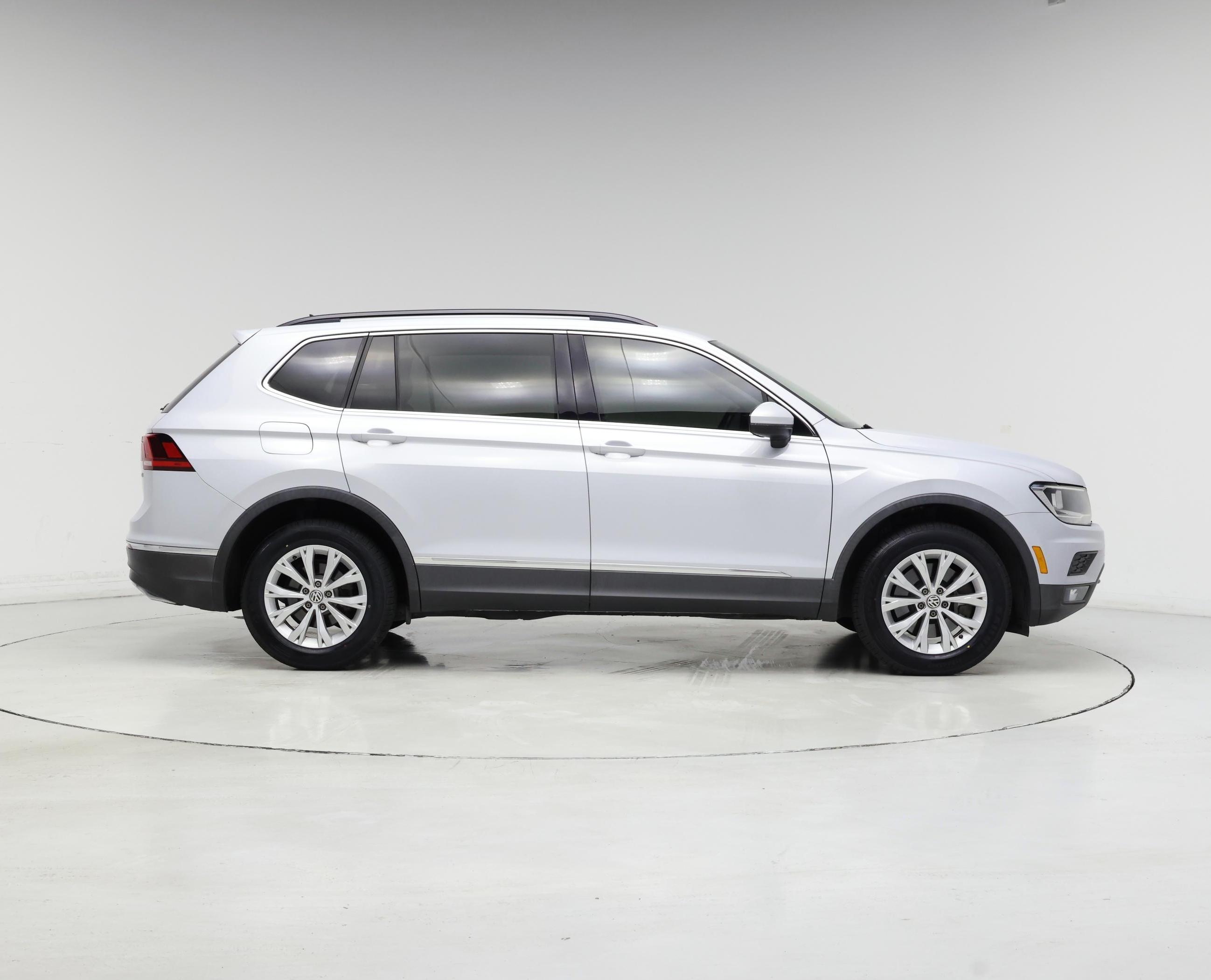 Thumbnail: 2018 Volkswagen Tiguan - 7