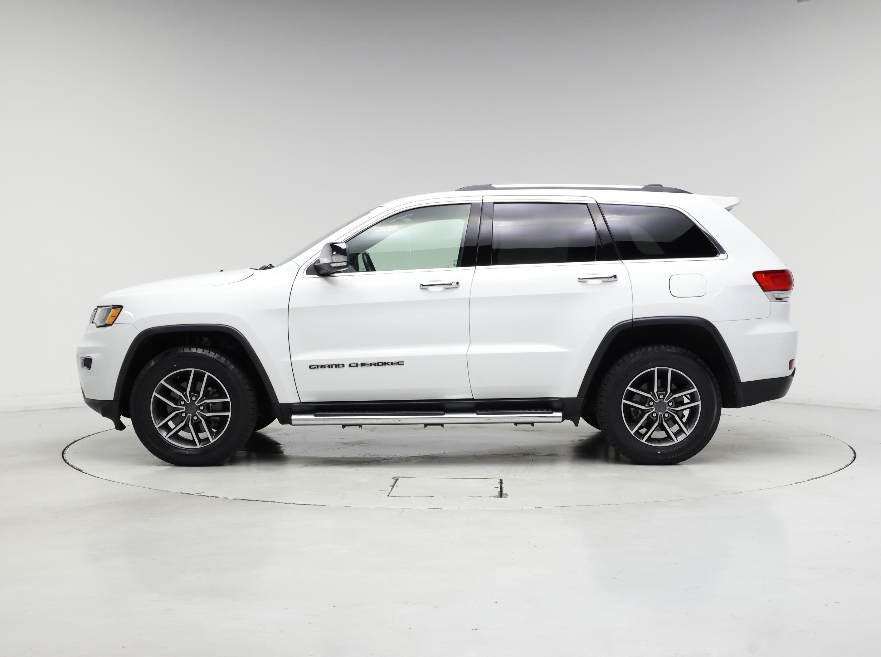 Thumbnail: 2019 Jeep Grand Cherokee - 3