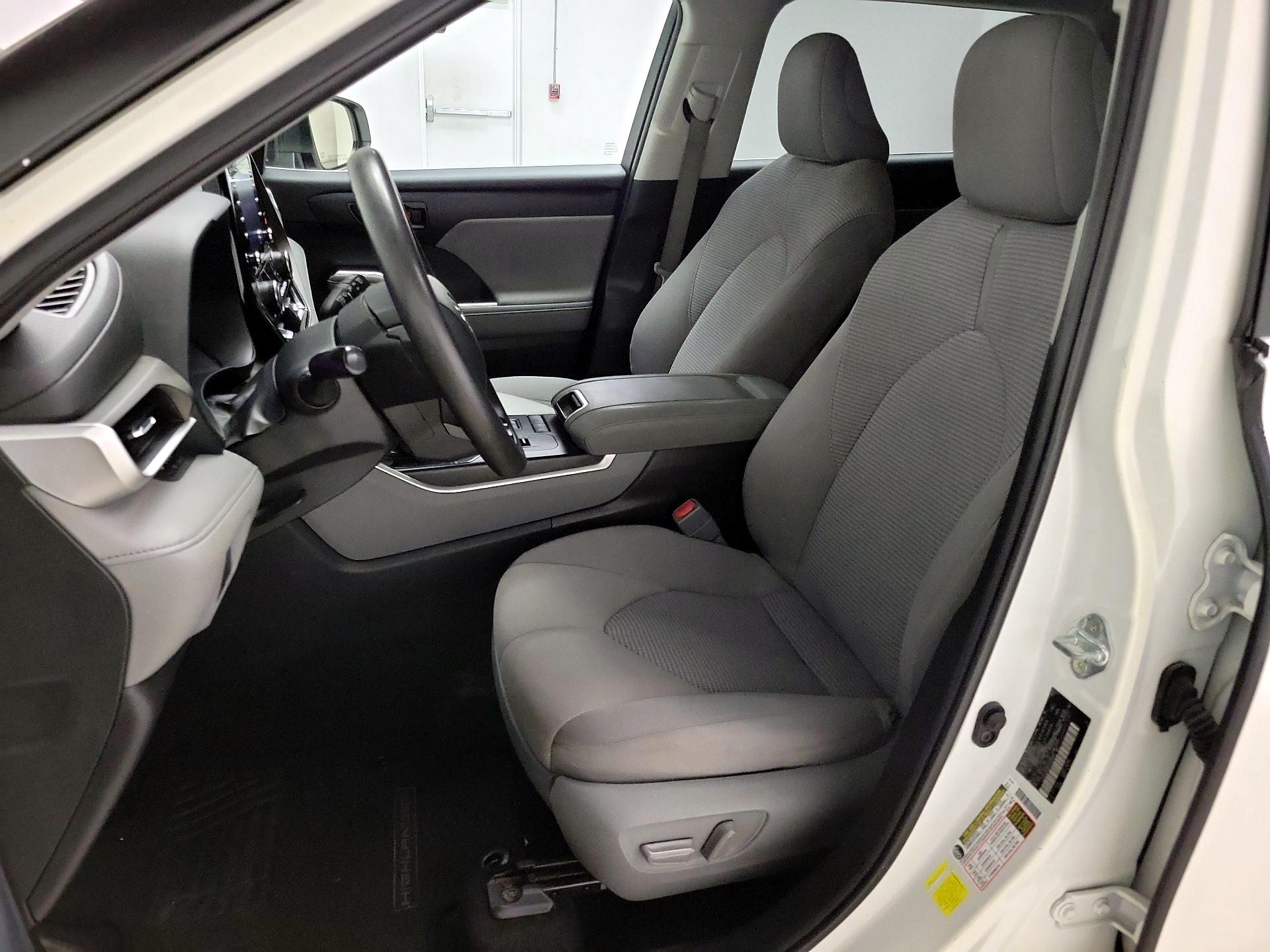 Thumbnail: 2021 Toyota Highlander - 11